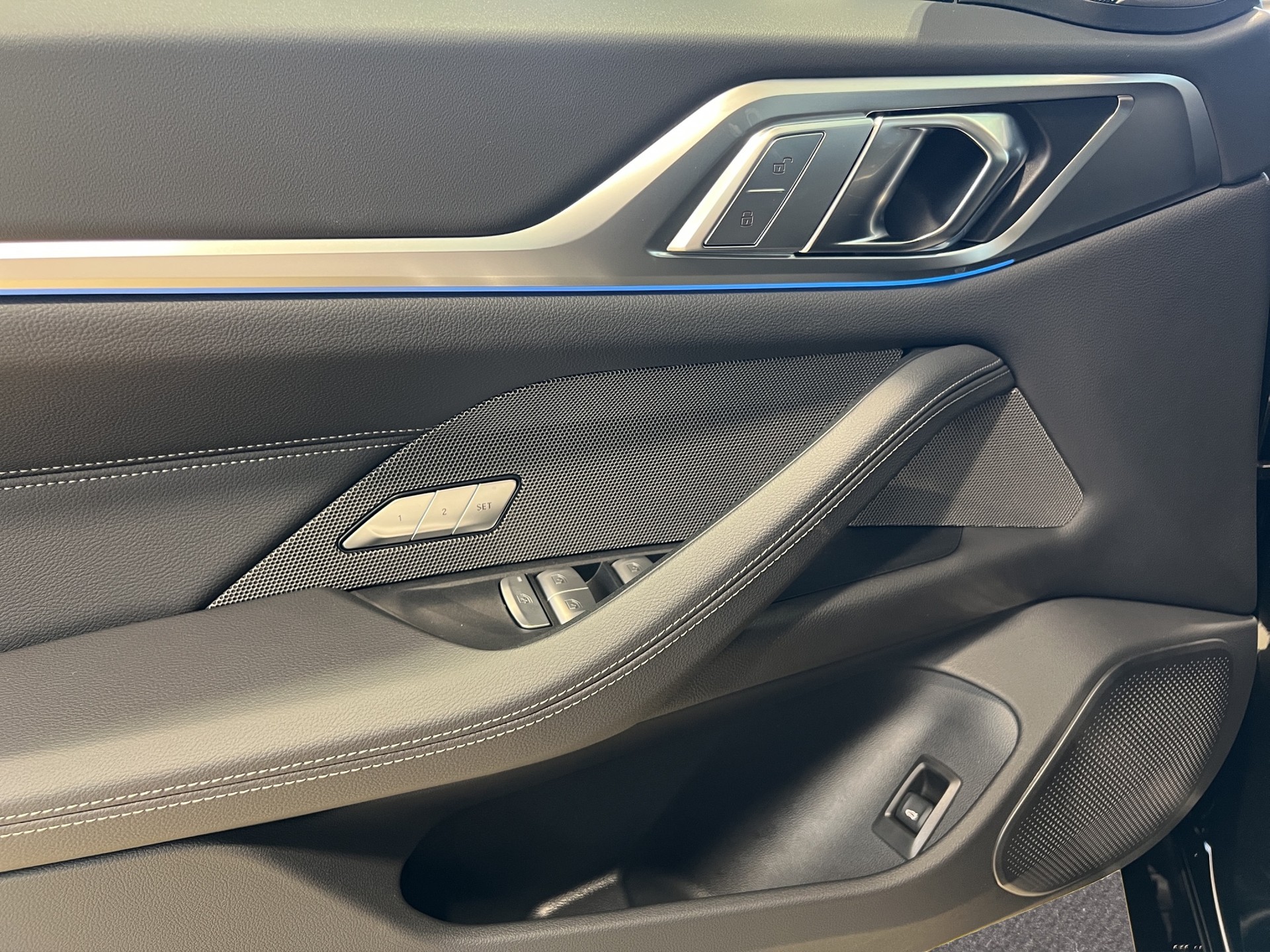 BMW i4 xDrive40-image-11