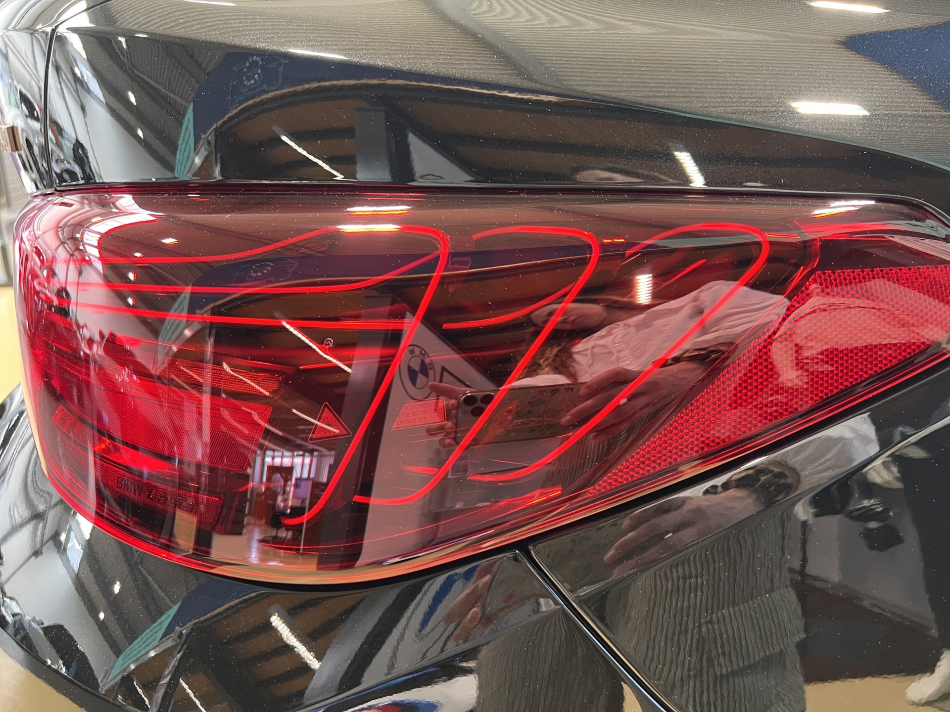 BMW i4 xDrive40-image-6