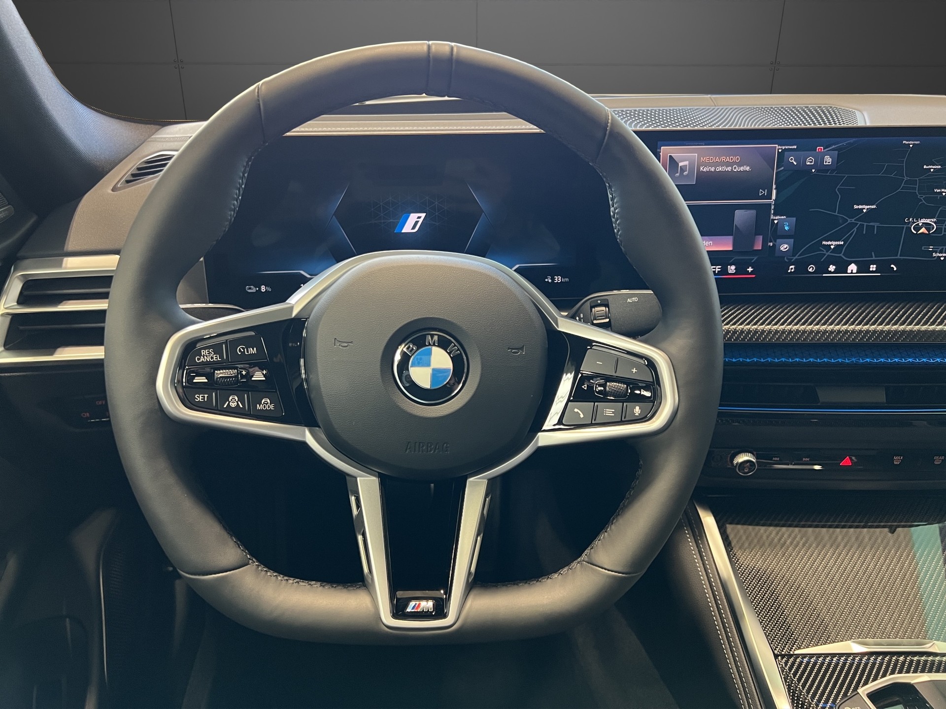 BMW i4 xDrive40-image-13