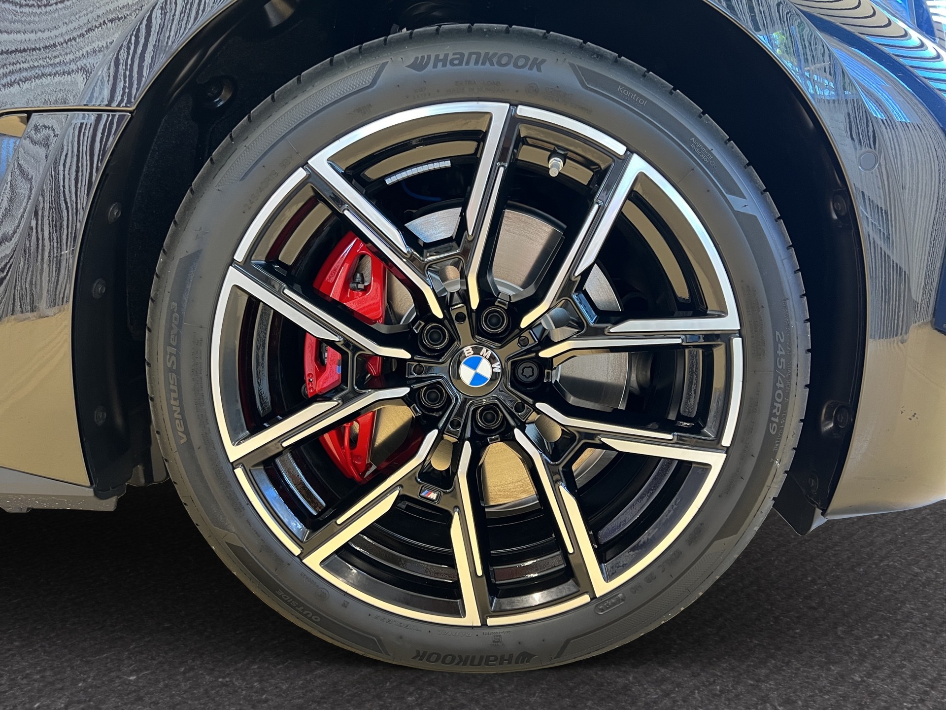 BMW i4 xDrive40-image-14