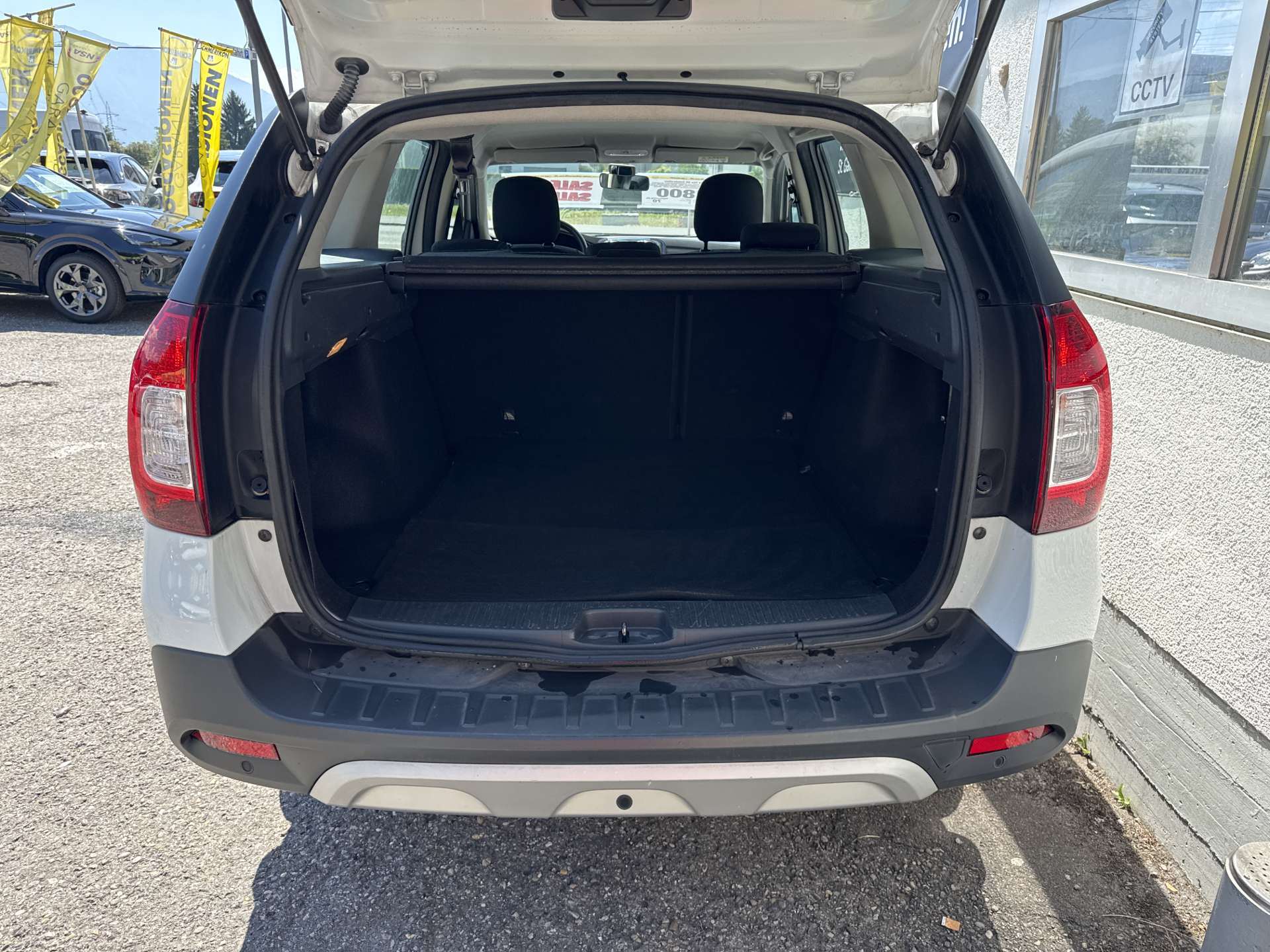 DACIA Logan MCV TCe 90 Celebration-image-8