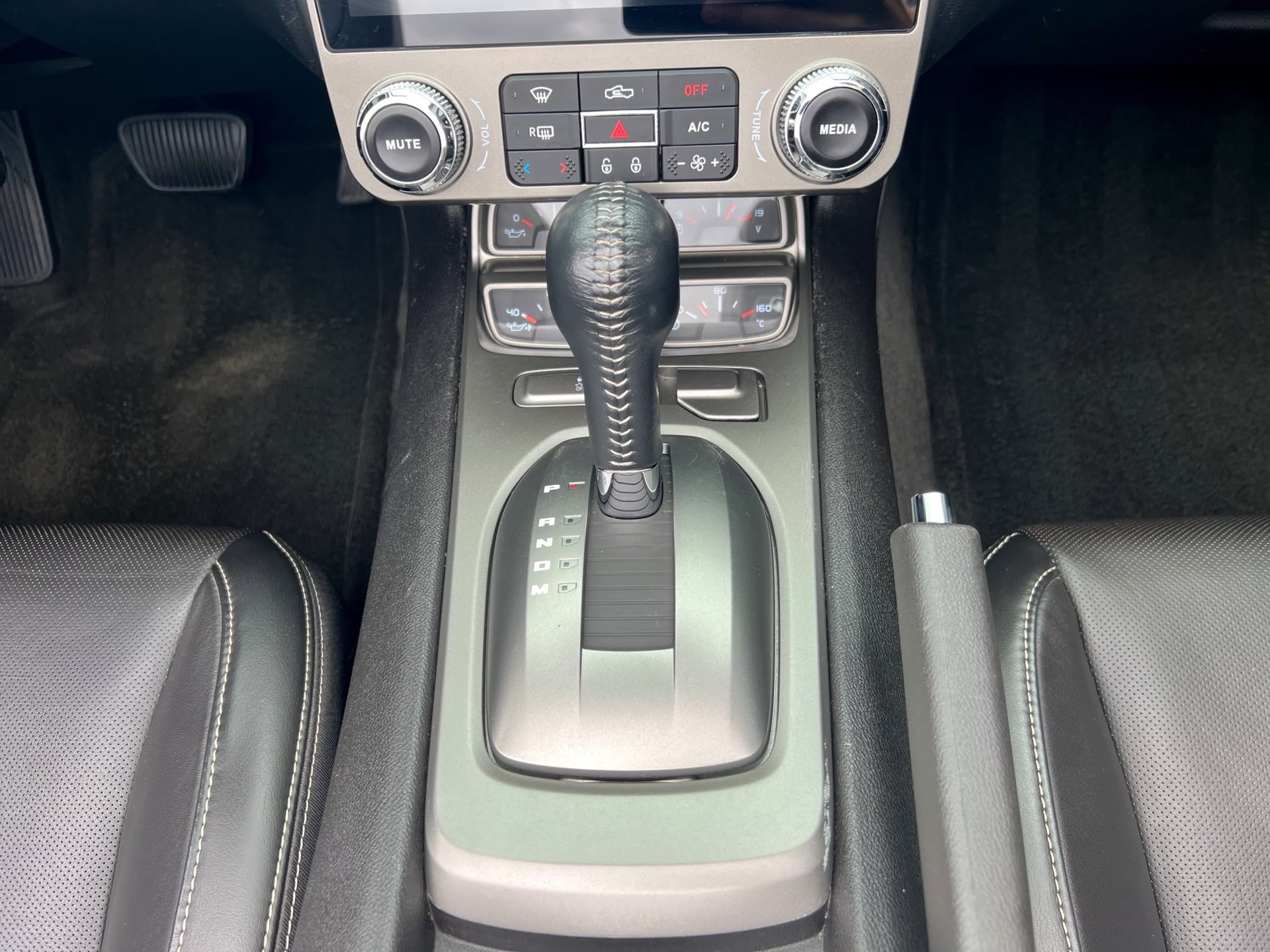 CHEVROLET Camaro 6.2 Convertible Automatic-image-17
