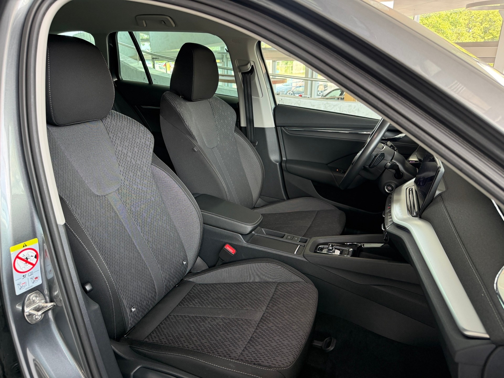 SKODA Octavia Combi 2.0 TDI DSG Style-image-10
