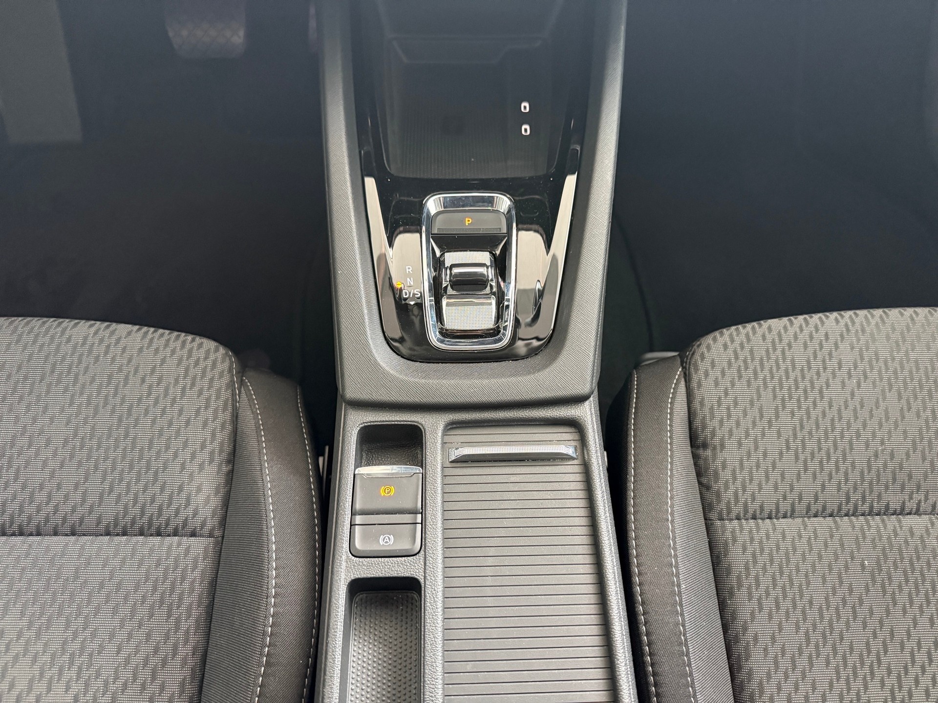 SKODA Octavia Combi 2.0 TDI DSG Style-image-20