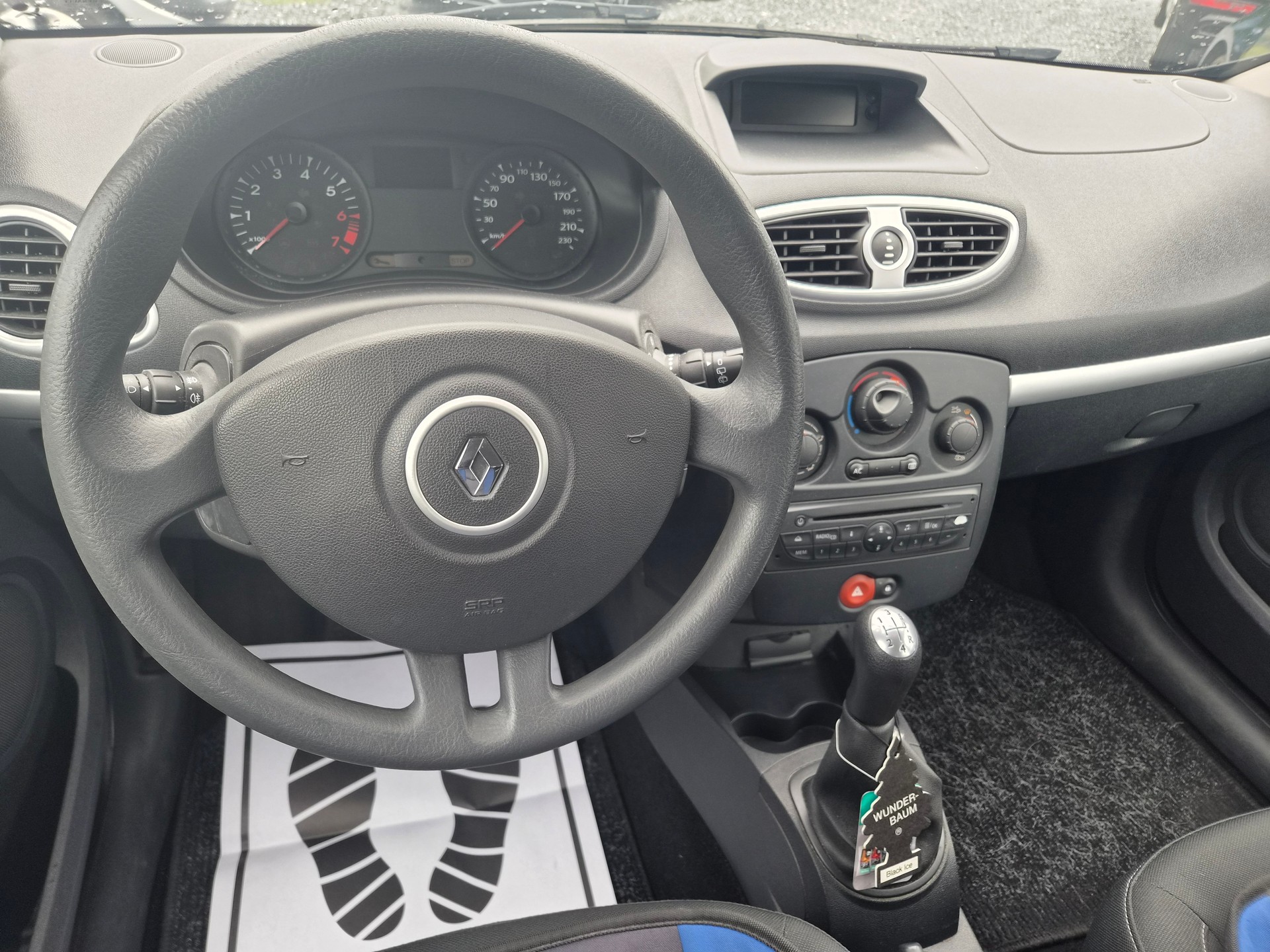RENAULT Clio 1.2 16V Expression-image-10