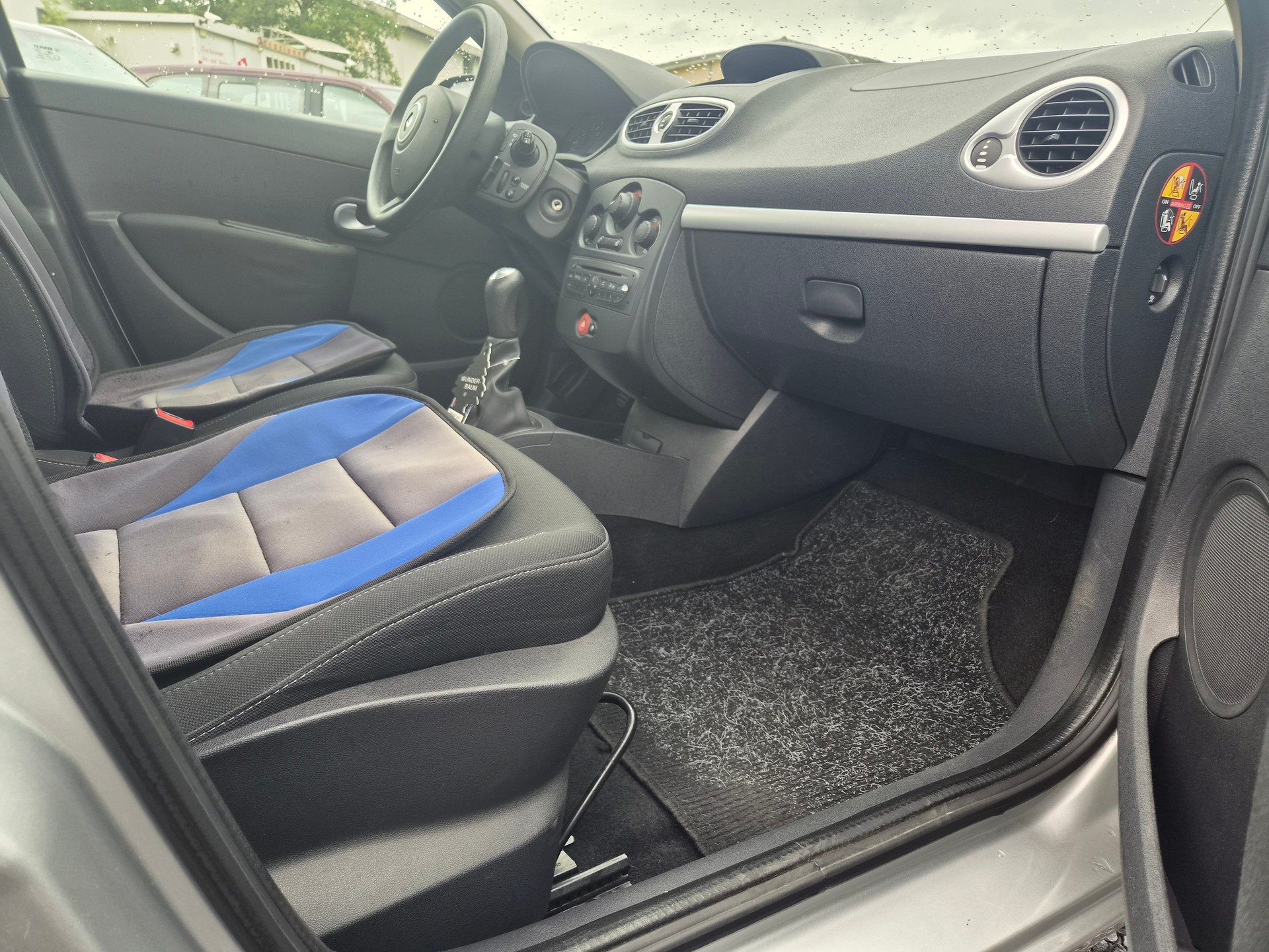 RENAULT Clio 1.2 16V Expression-image-11
