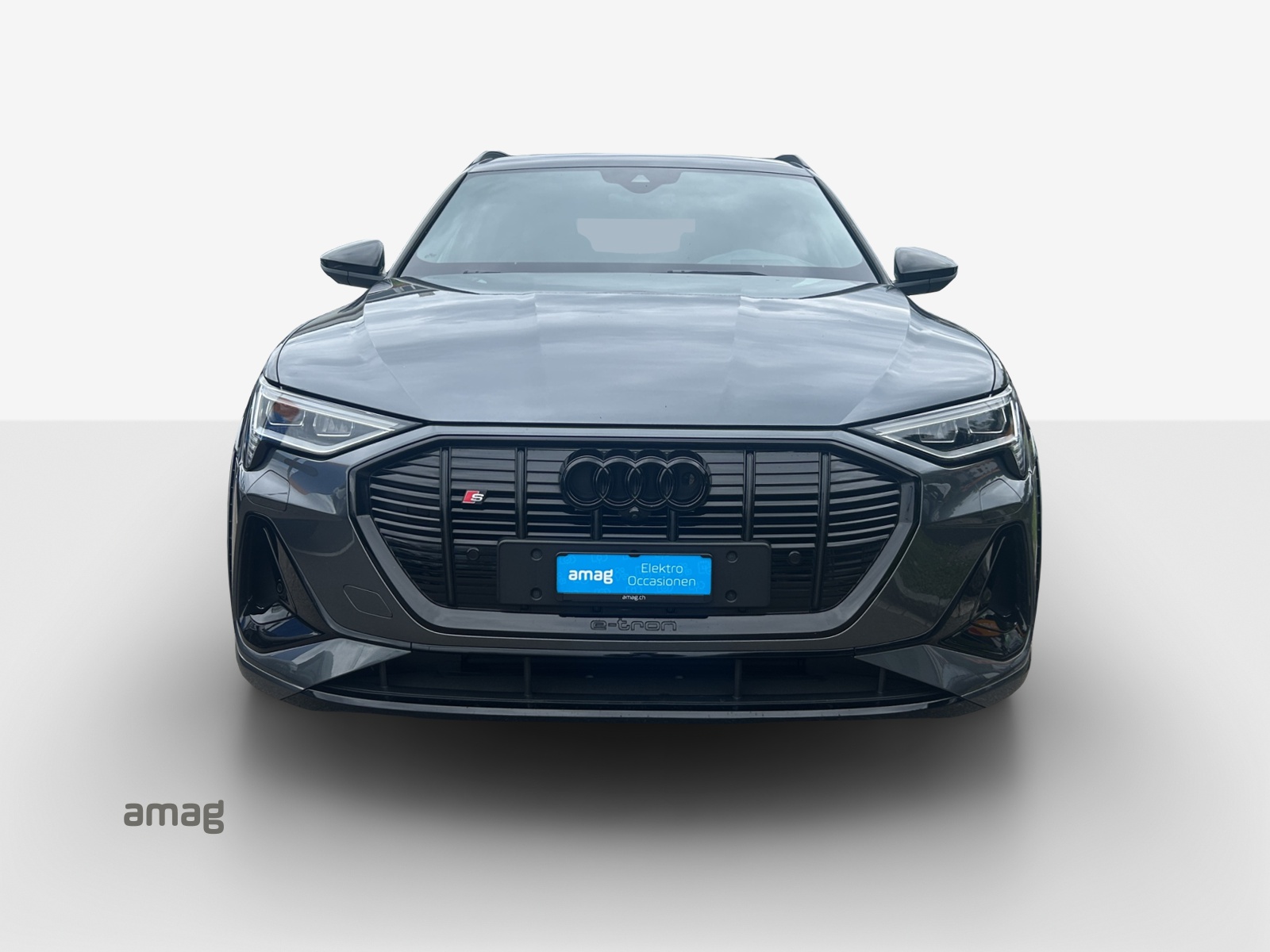 AUDI e-tron S quattro-image-7