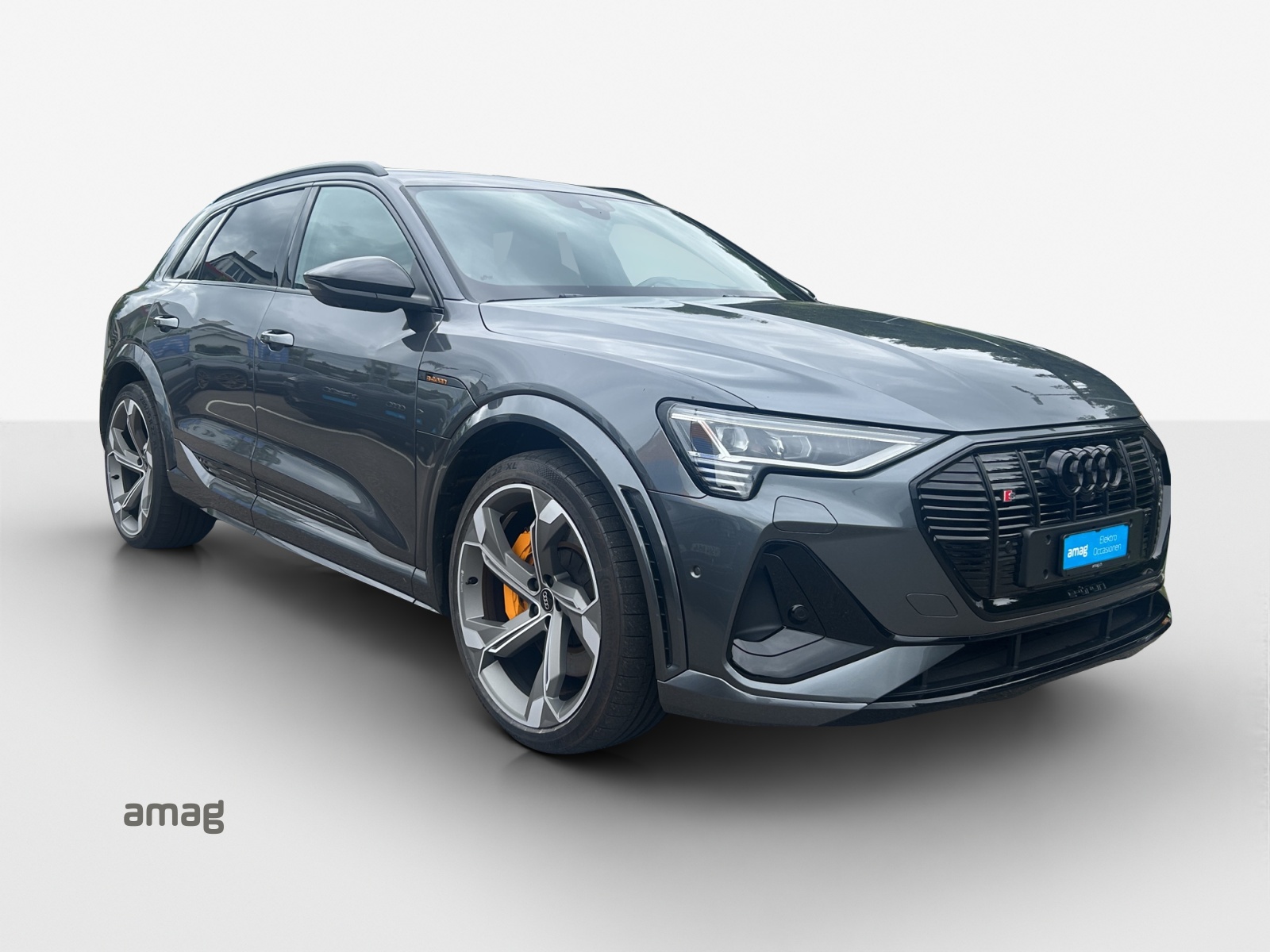 AUDI e-tron S quattro-image-6