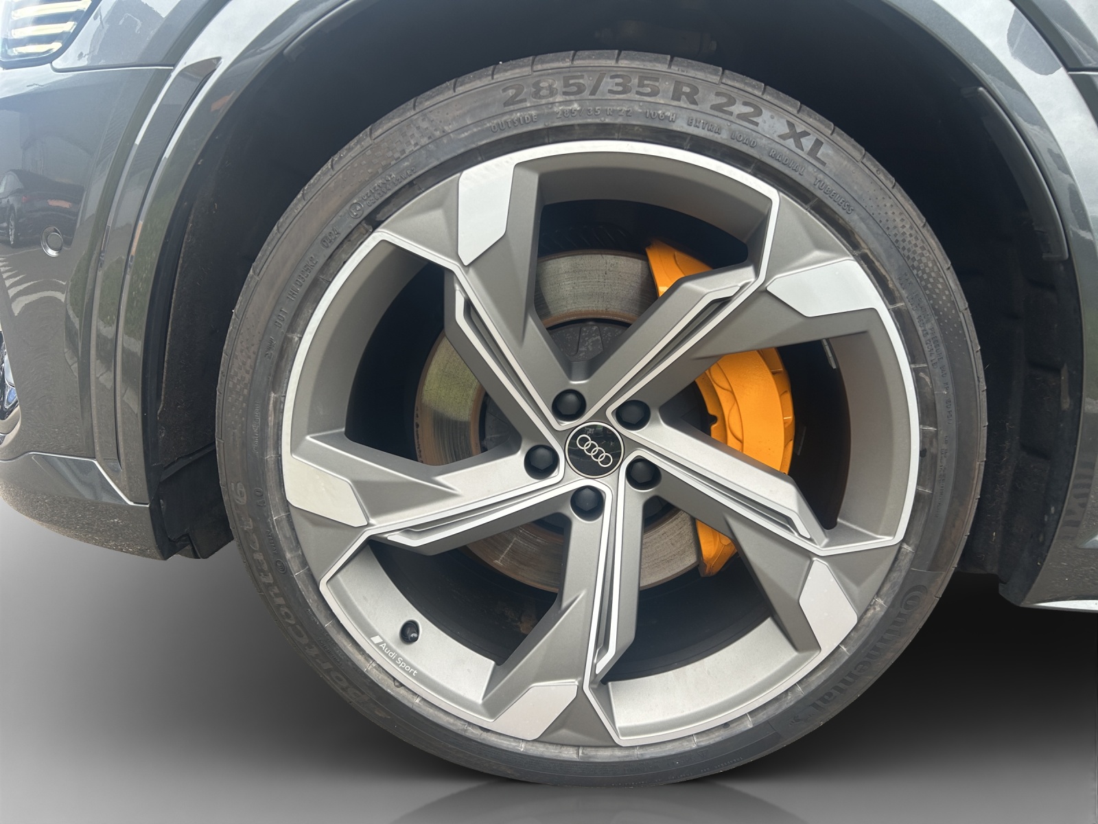 AUDI e-tron S quattro-image-14
