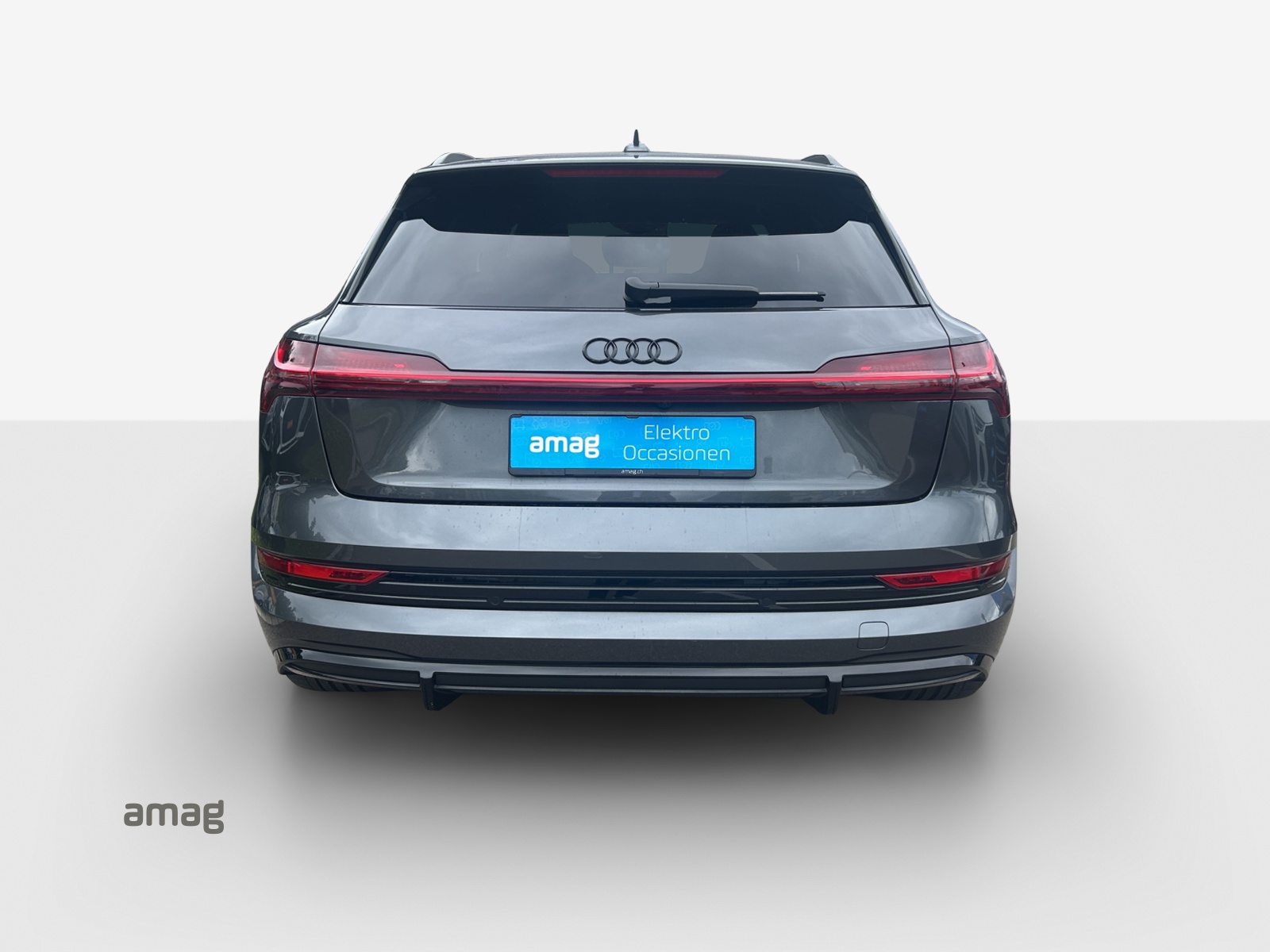AUDI e-tron S quattro-image-4