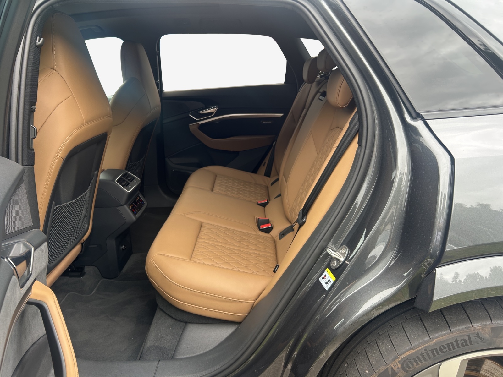 AUDI e-tron S quattro-image-12