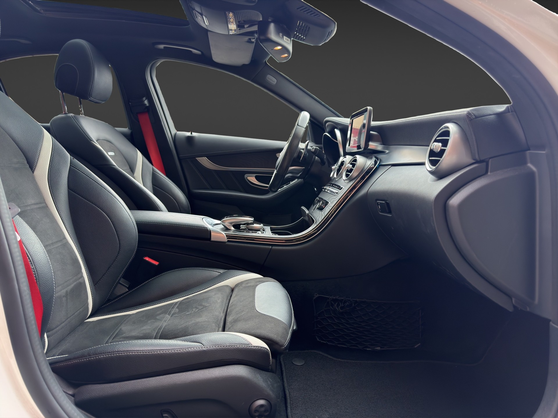 MERCEDES-BENZ C 63 S AMG Speedshift-image-9