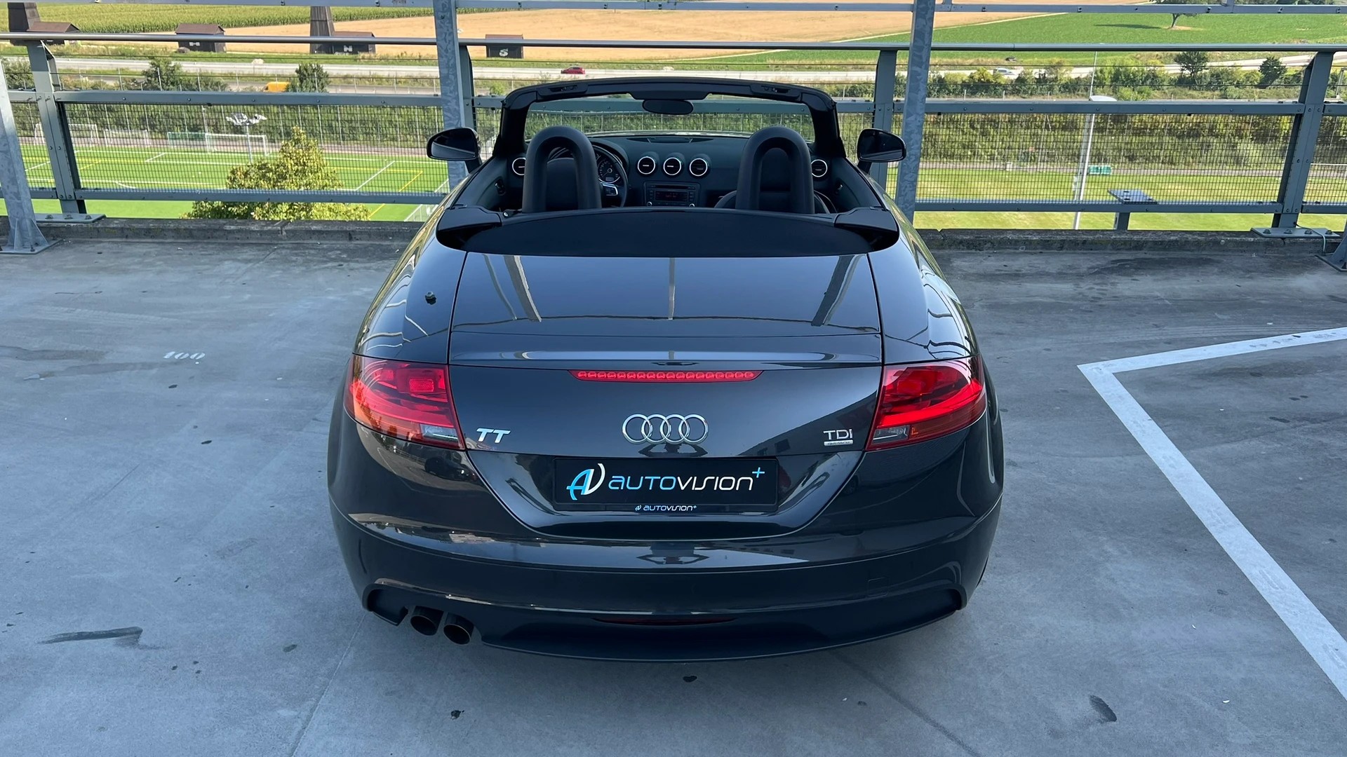 AUDI TT ROADSTER 2.0 TDI QUATTRO l 170 PS-image-14