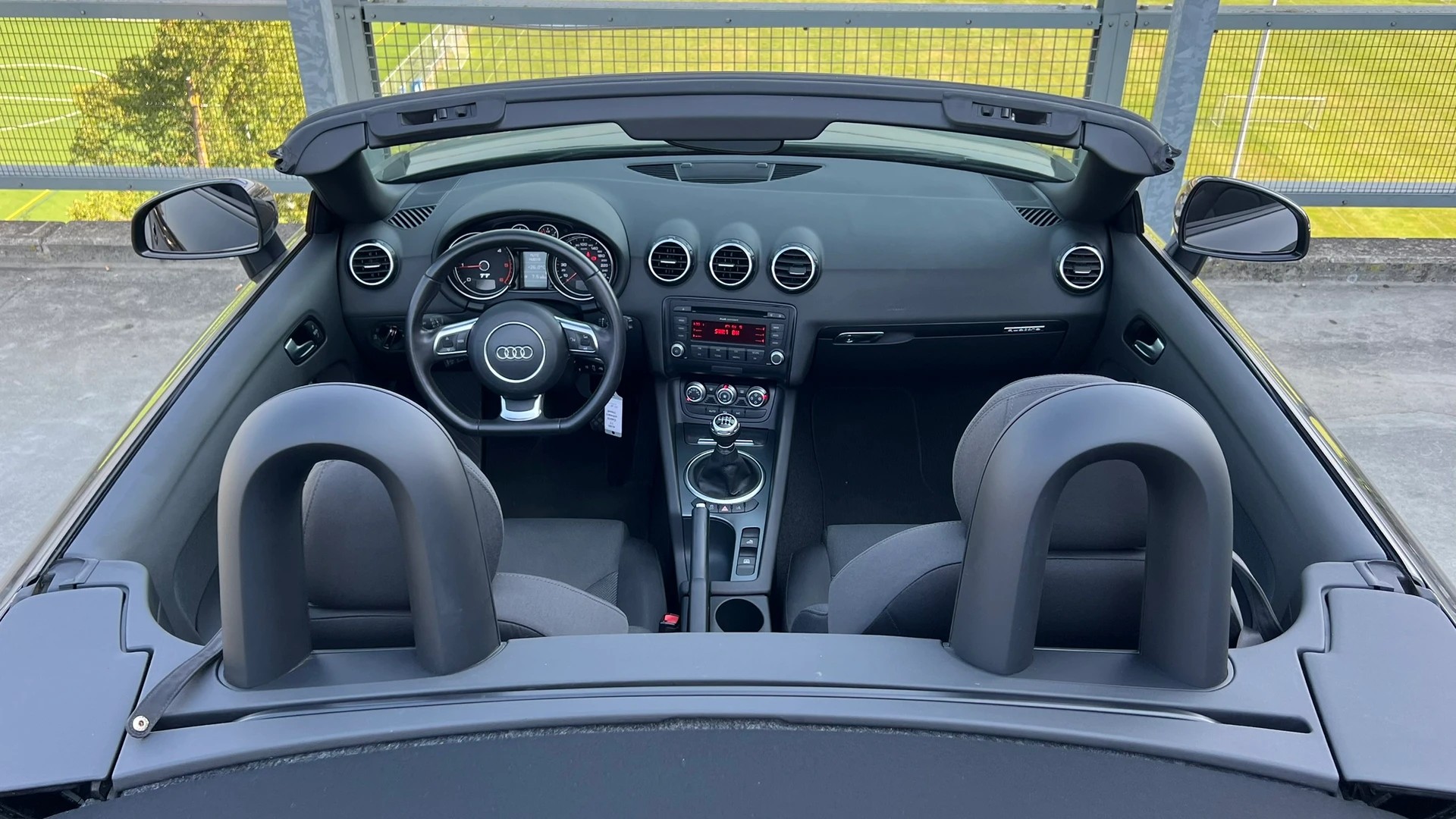 AUDI TT ROADSTER 2.0 TDI QUATTRO l 170 PS-image-18