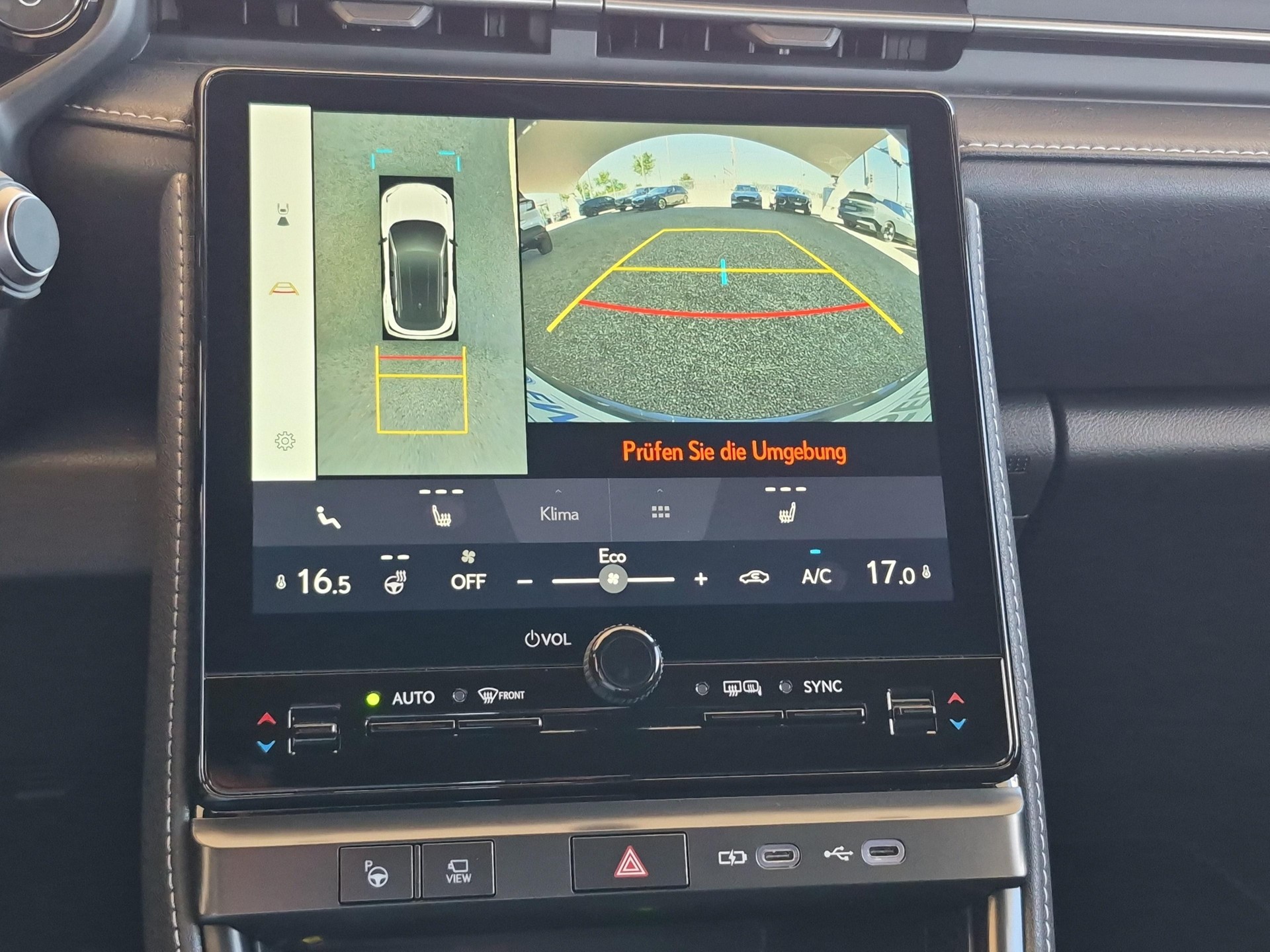 LEXUS LBX 1.5 Hybrid Relax AWD-image-14