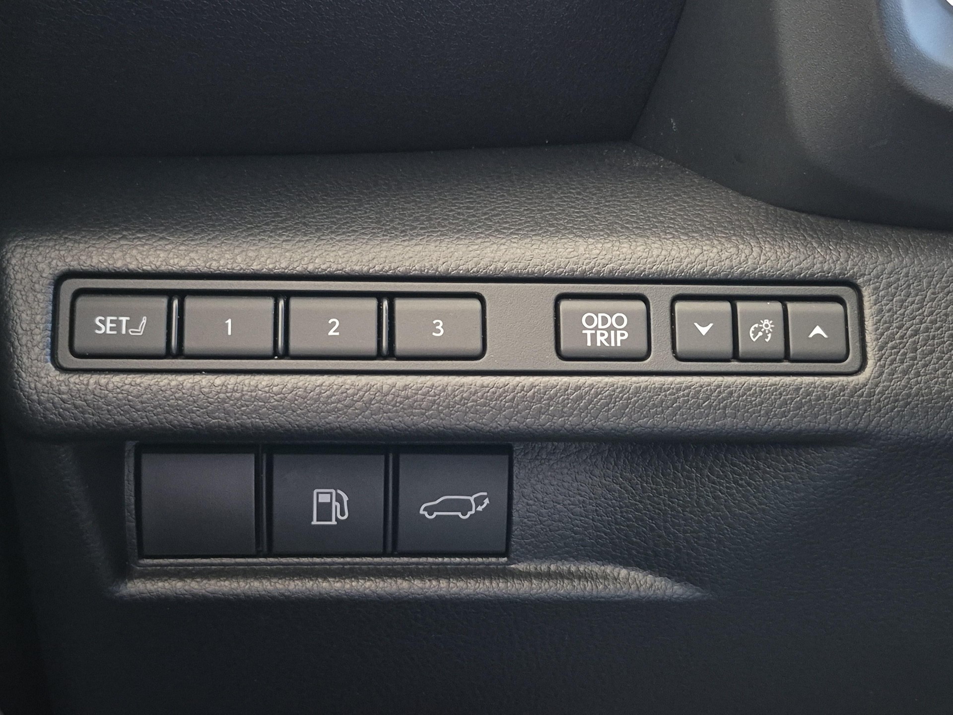 LEXUS LBX 1.5 Hybrid Relax AWD / ab 3,99% Leasing bei Abschluss einer Protect Autoversicherung-image-16
