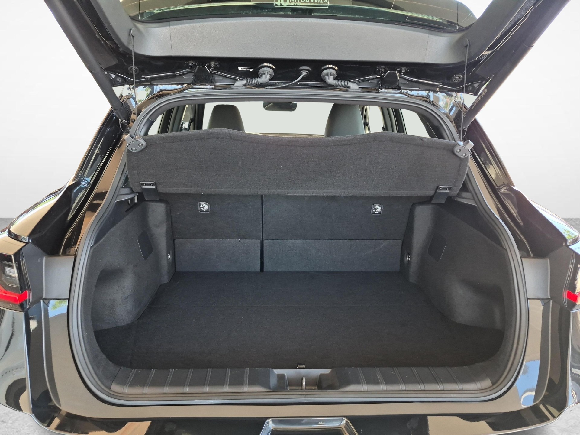 LEXUS LBX 1.5 Hybrid Relax AWD / ab 3,99% Leasing bei Abschluss einer Protect Autoversicherung-image-11