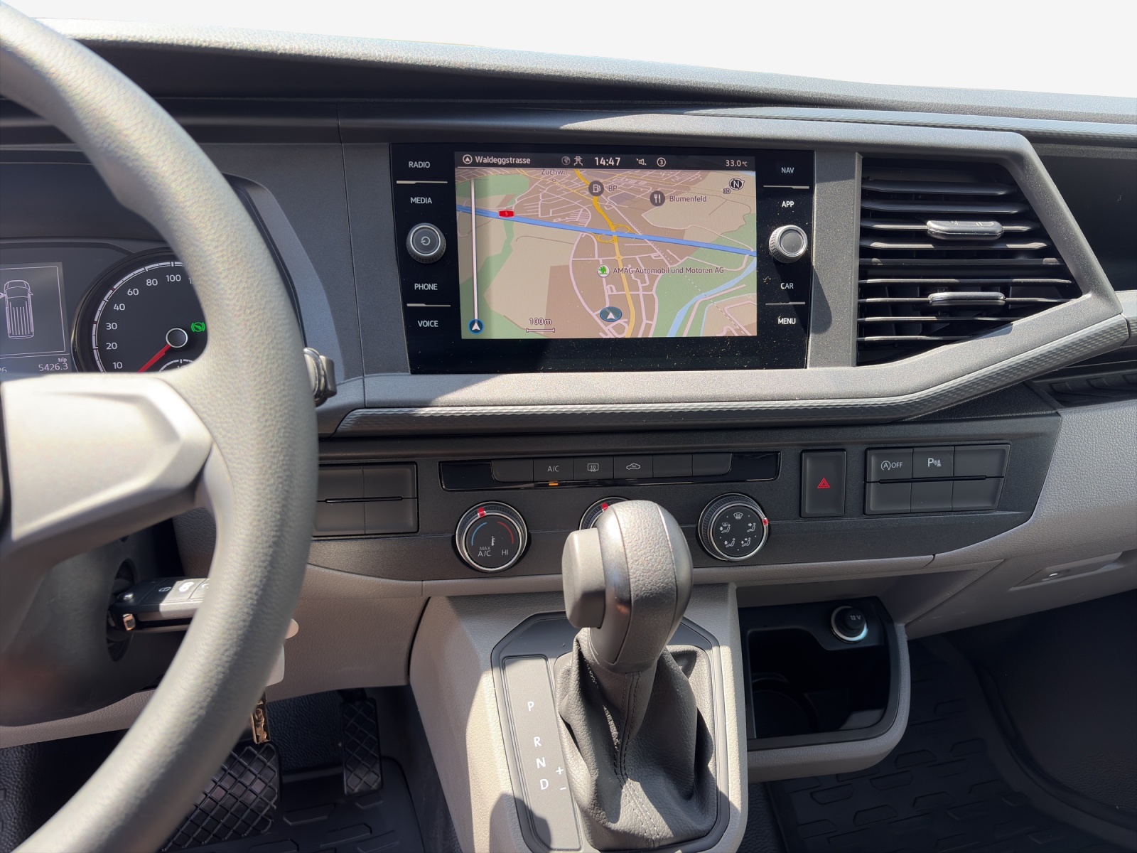 VW T6.1 2.0 TDI DSG-image-10