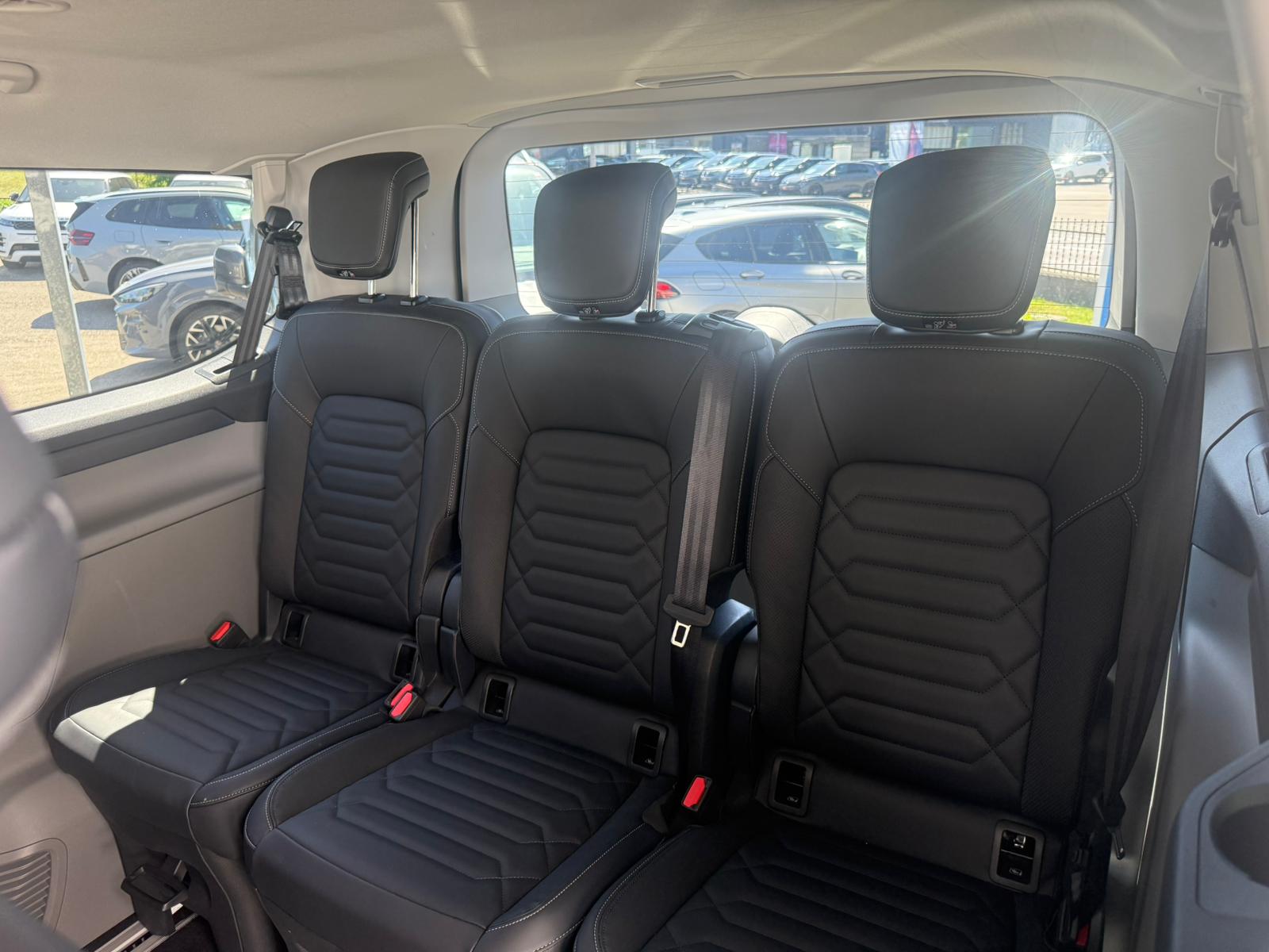 FORD Tourneo Bus 320 L1H1 TitaniumX Automat-image-9