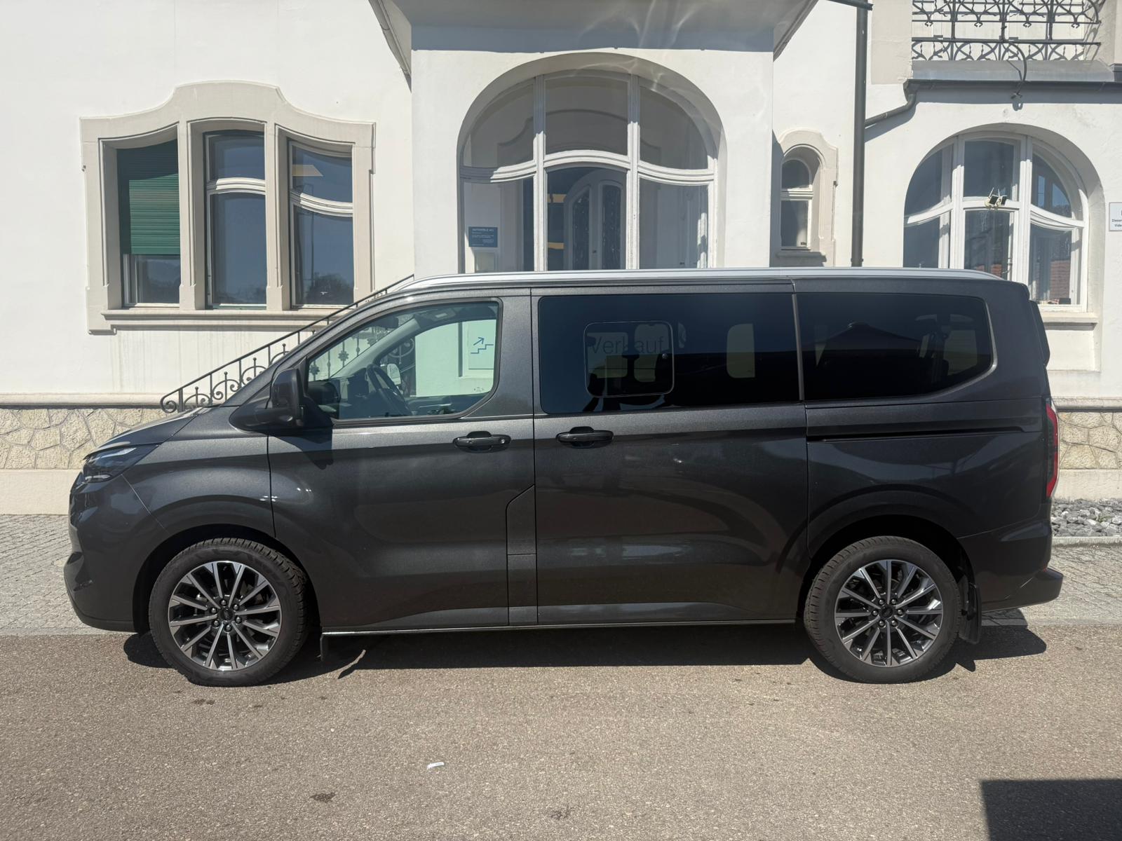 FORD Tourneo Bus 320 L1H1 TitaniumX Automat-image-2