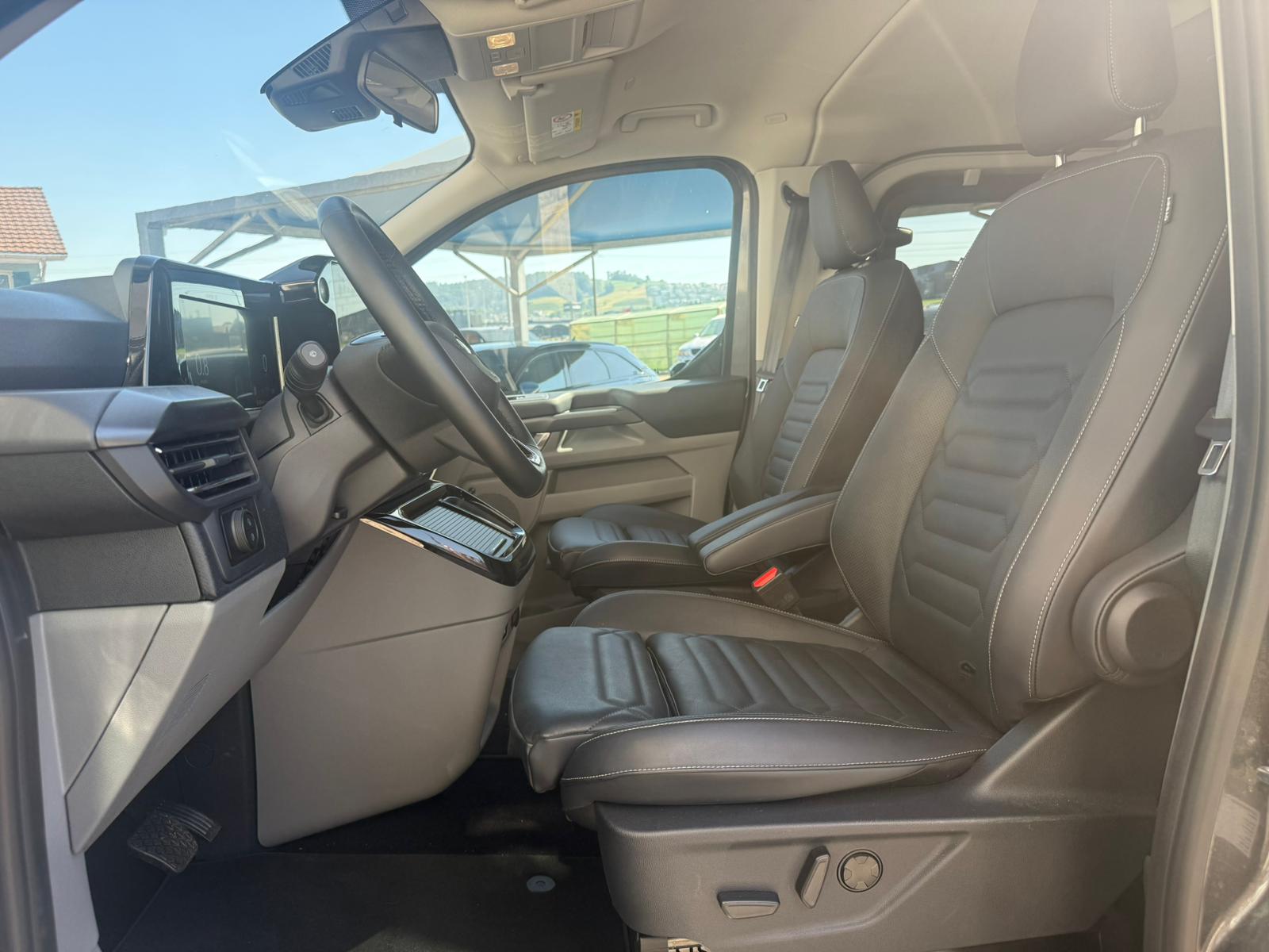 FORD Tourneo Bus 320 L1H1 TitaniumX Automat-image-11