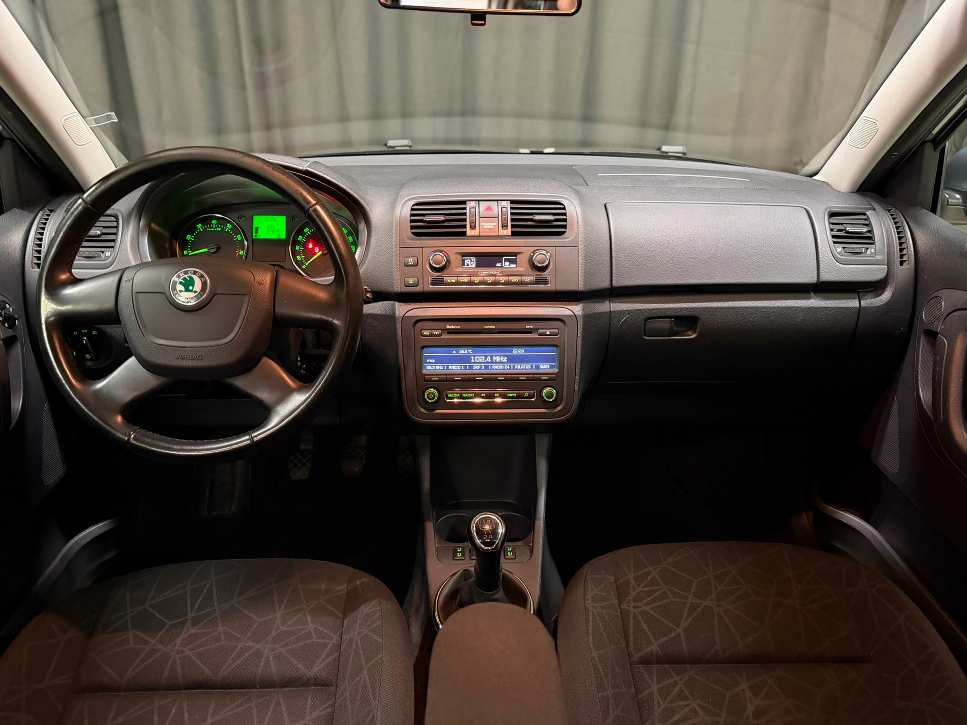 SKODA Fabia 1.2 TSI Ambiente-image-13