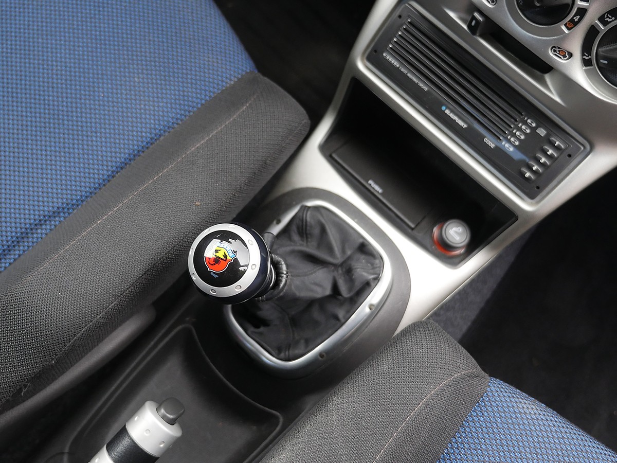 FIAT Punto 1.8 16V Abarth HGT-image-12