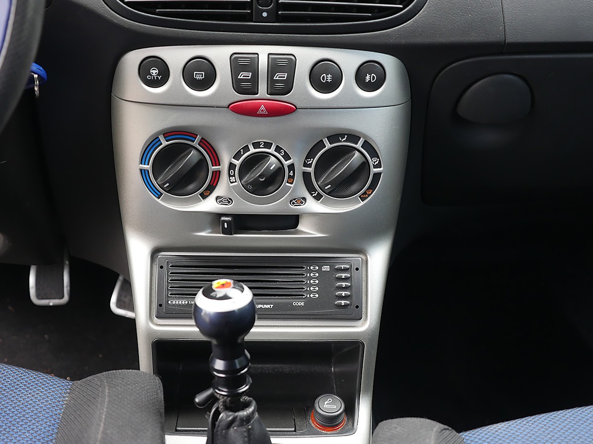 FIAT Punto 1.8 16V Abarth HGT-image-9