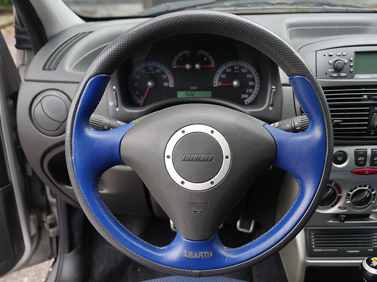 FIAT Punto 1.8 16V Abarth HGT-image-10