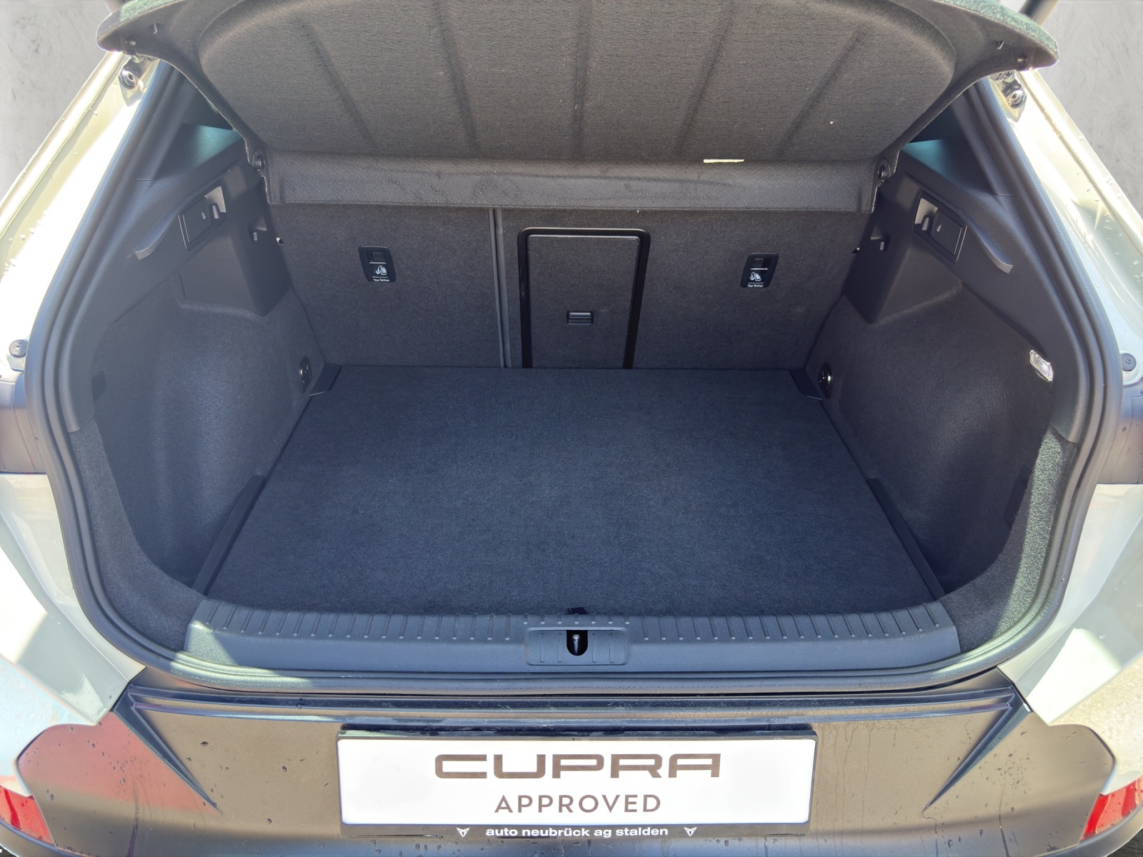 CUPRA Formentor 2.5TSI VZ5 Taiga Grey 4Drive DSG-image-10