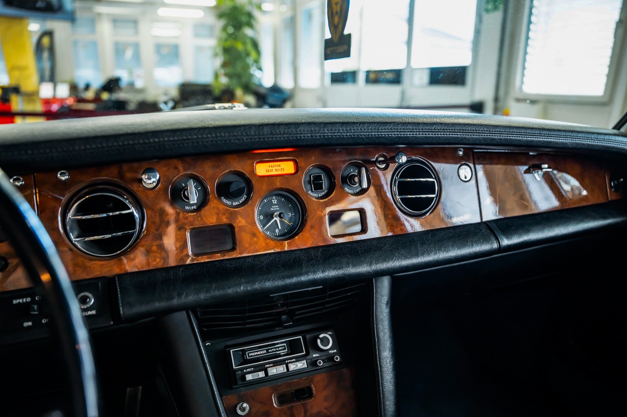 ROLLS-ROYCE Silver Shadow-image-19