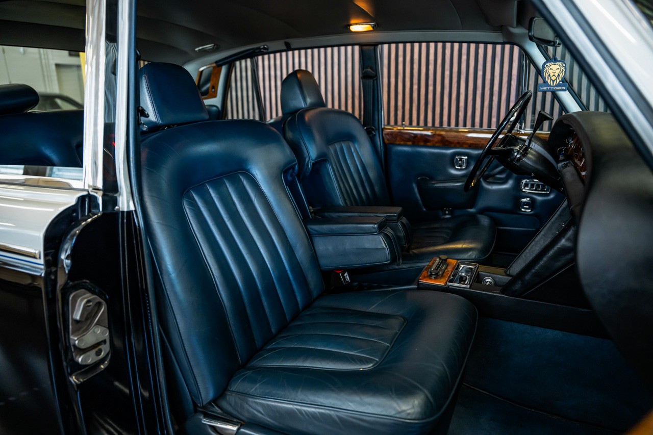ROLLS-ROYCE Silver Shadow-image-16