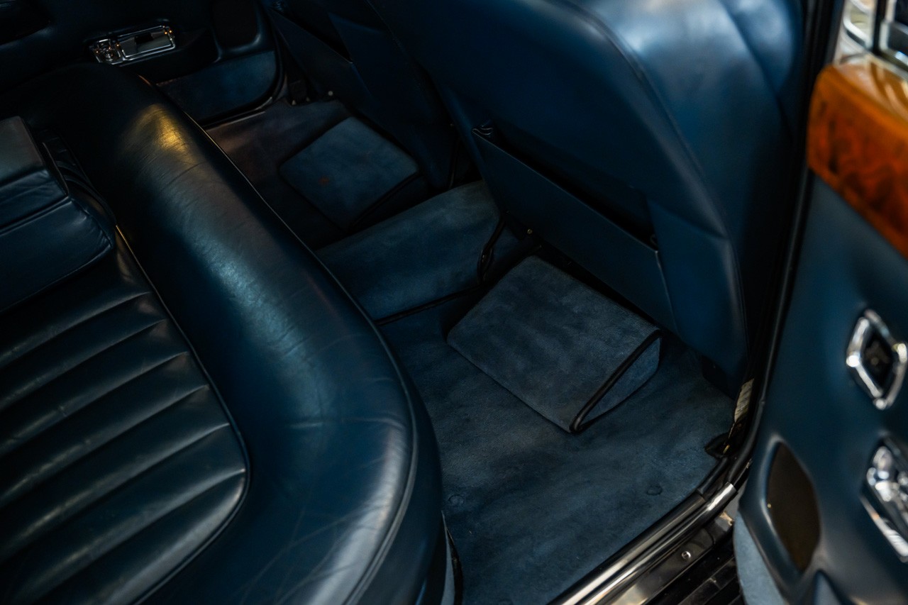 ROLLS-ROYCE Silver Shadow-image-25
