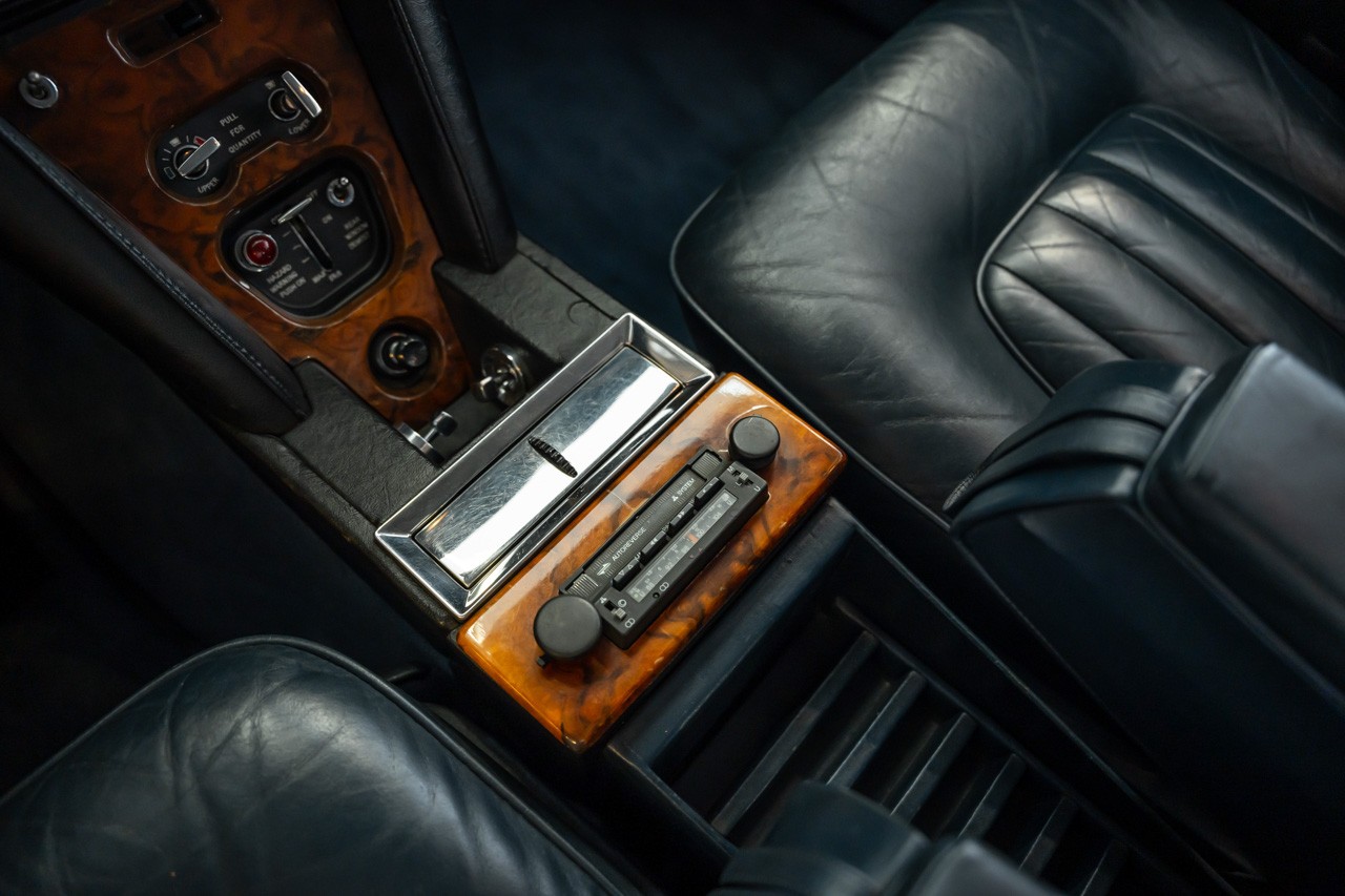 ROLLS-ROYCE Silver Shadow-image-22