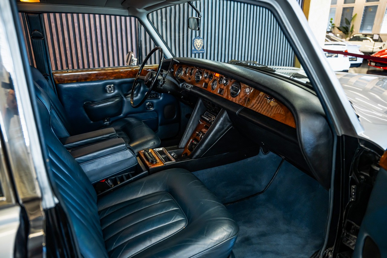 ROLLS-ROYCE Silver Shadow-image-14
