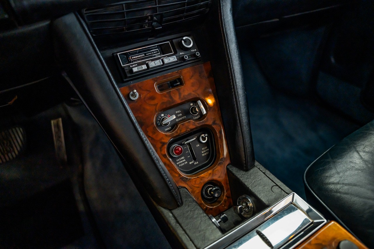 ROLLS-ROYCE Silver Shadow-image-21