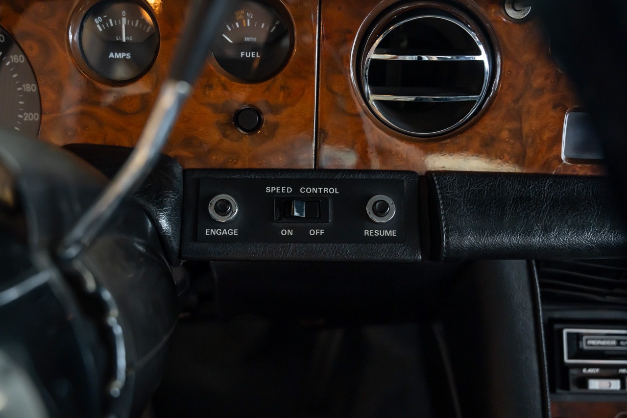ROLLS-ROYCE Silver Shadow-image-26