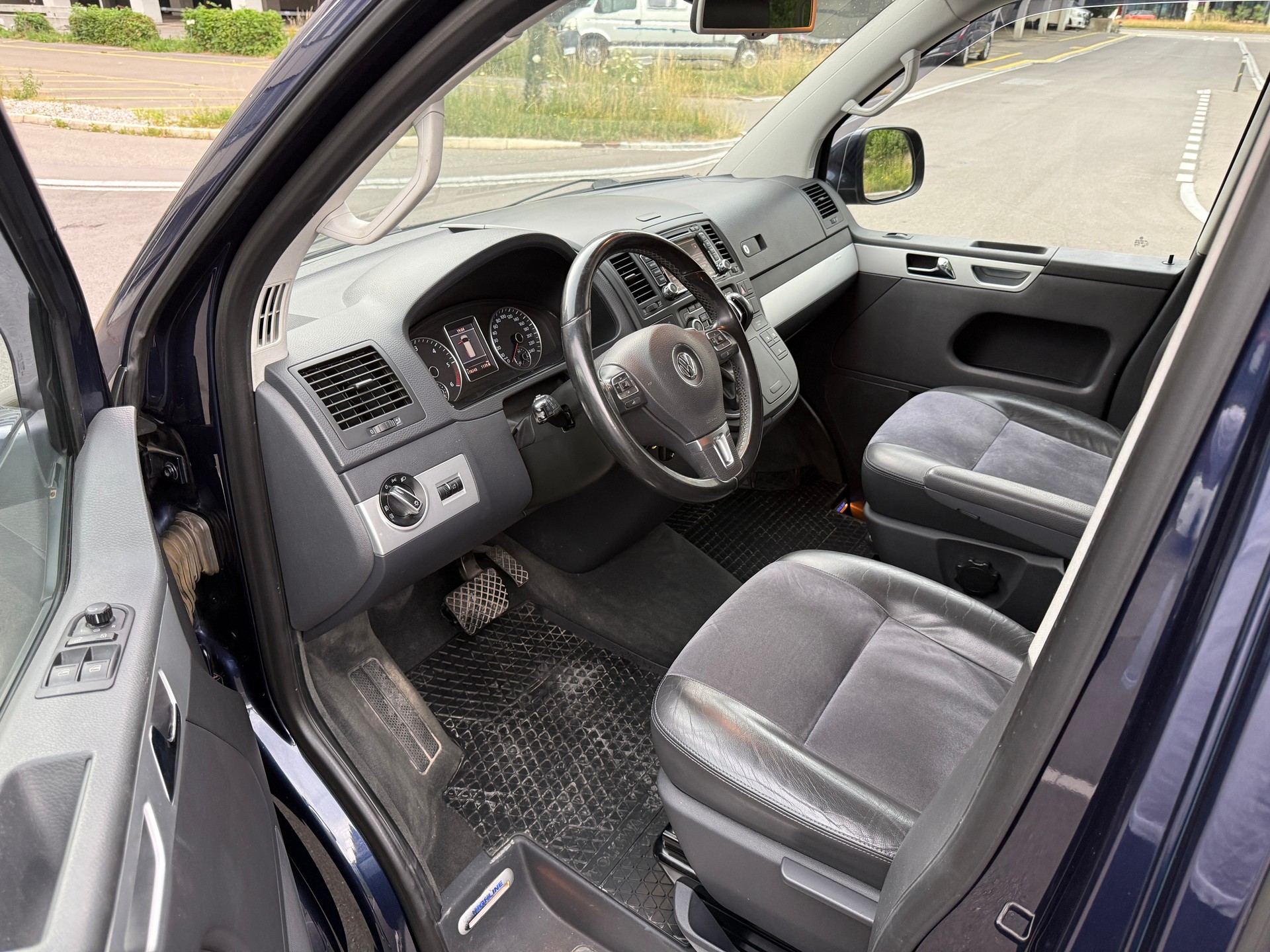 VW T5 Multivan 2.0 TDI Highline 4-Motion DSG* nur 175.000 KM*XENON*-image-4