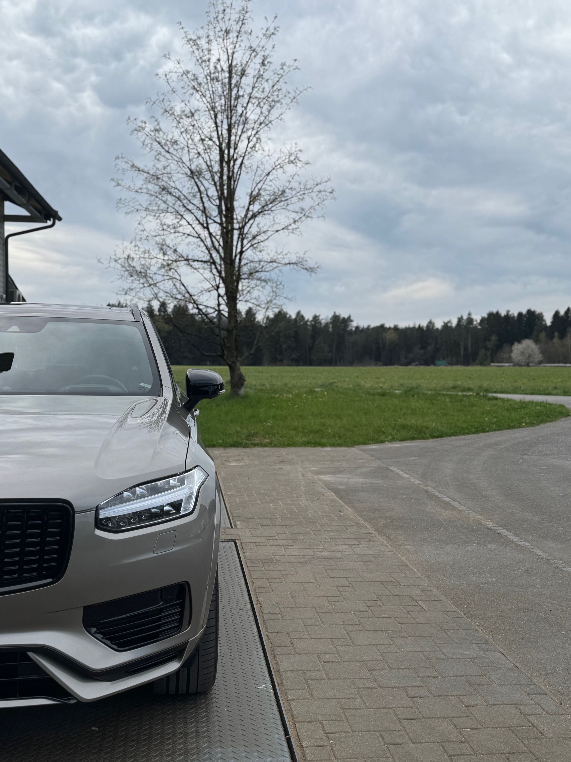 VOLVO XC90 T8 eAWD R-Design Geartronic-image-4