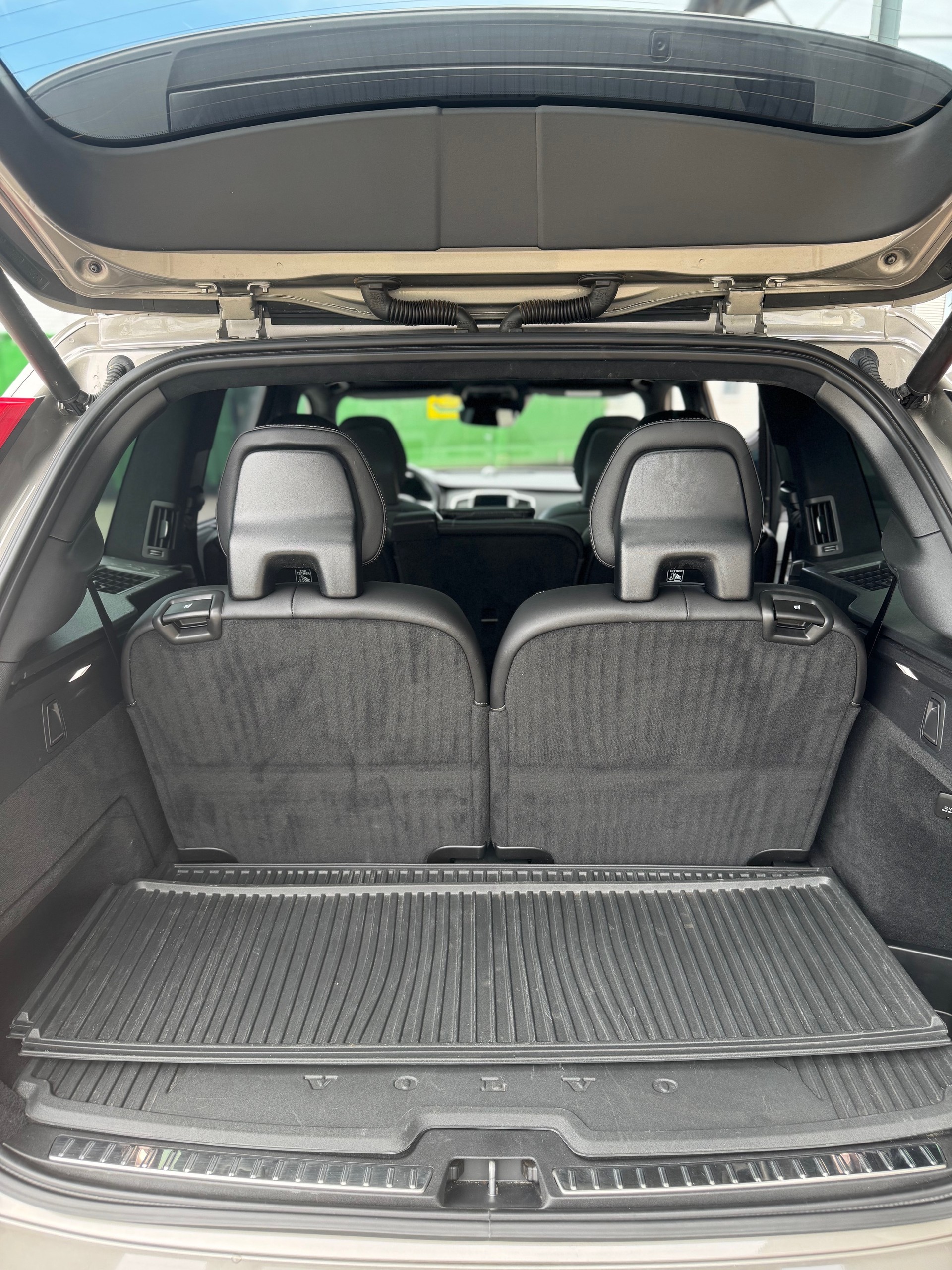 VOLVO XC90 T8 eAWD R-Design Geartronic-image-13