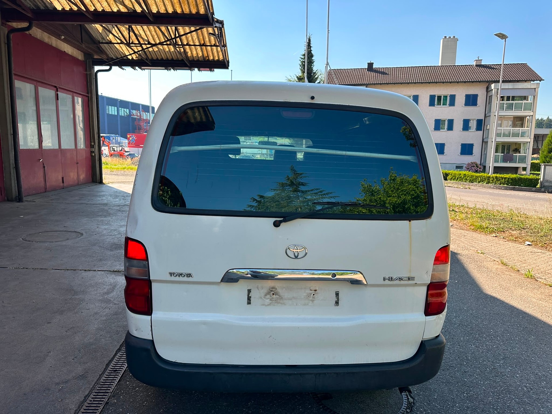 TOYOTA HI-ACE-image-3
