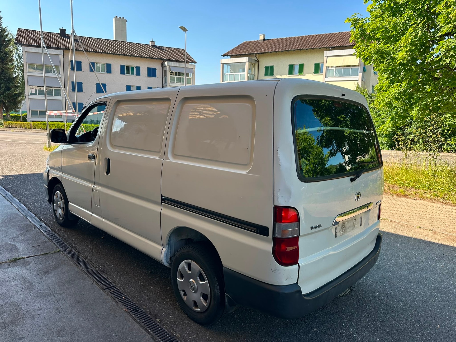 TOYOTA HI-ACE-image-5
