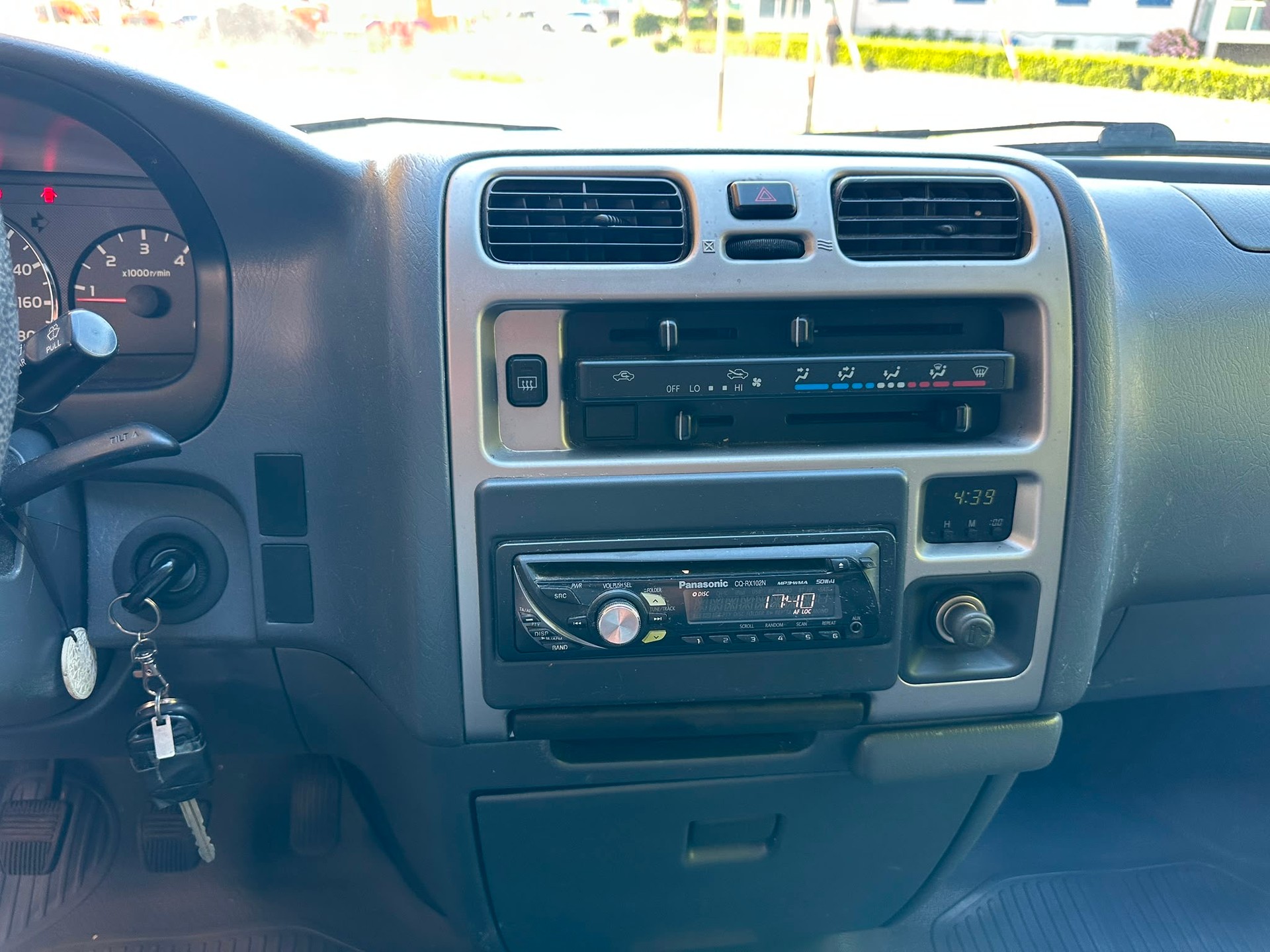 TOYOTA HI-ACE-image-11
