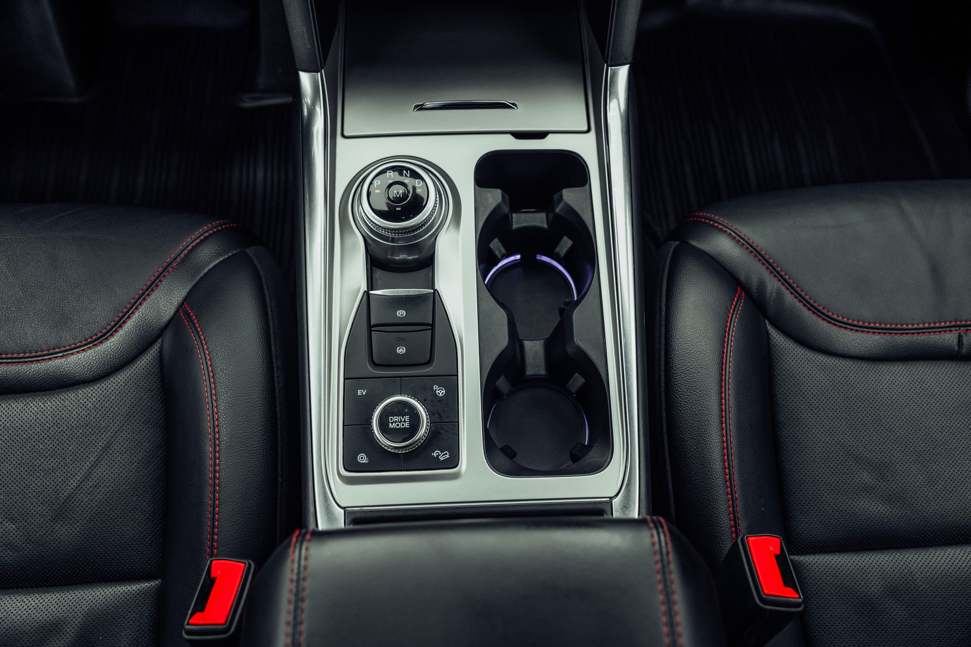 FORD Explorer 3.0 EcoBoost Plug-in-Hybrid ST-Line 4WD Automatik-image-11