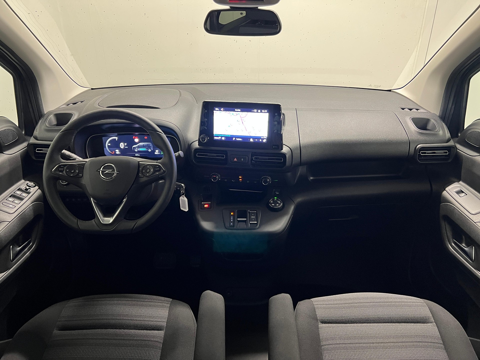 OPEL Combo-e Life Elegance-image-10