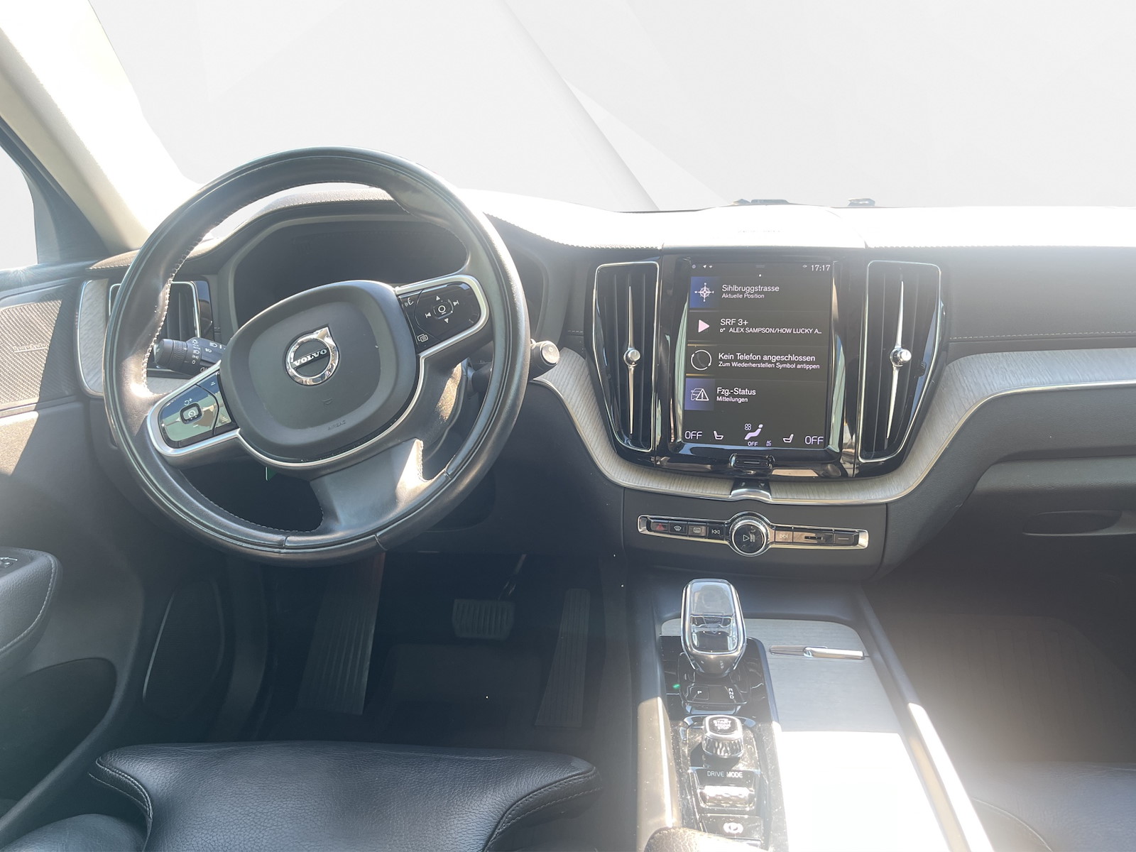 VOLVO XC60 2.0 B4 MH Inscription AWD-image-12