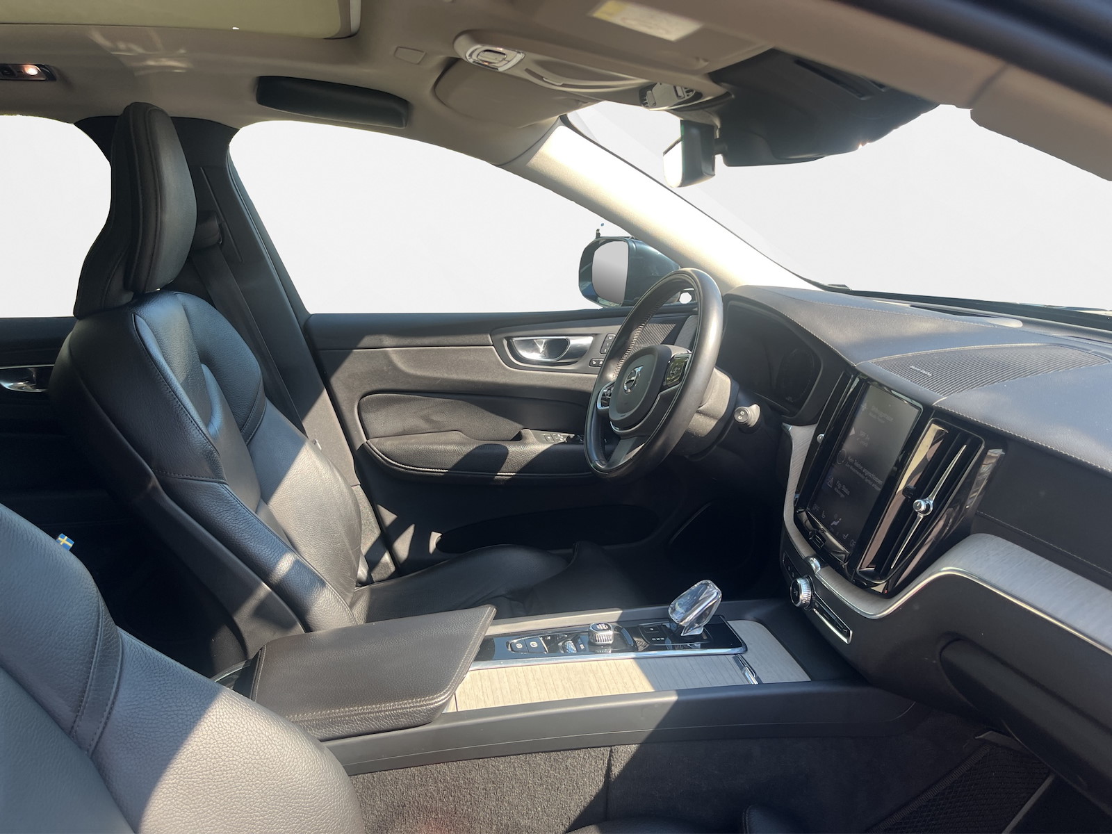 VOLVO XC60 2.0 B4 MH Inscription AWD-image-10