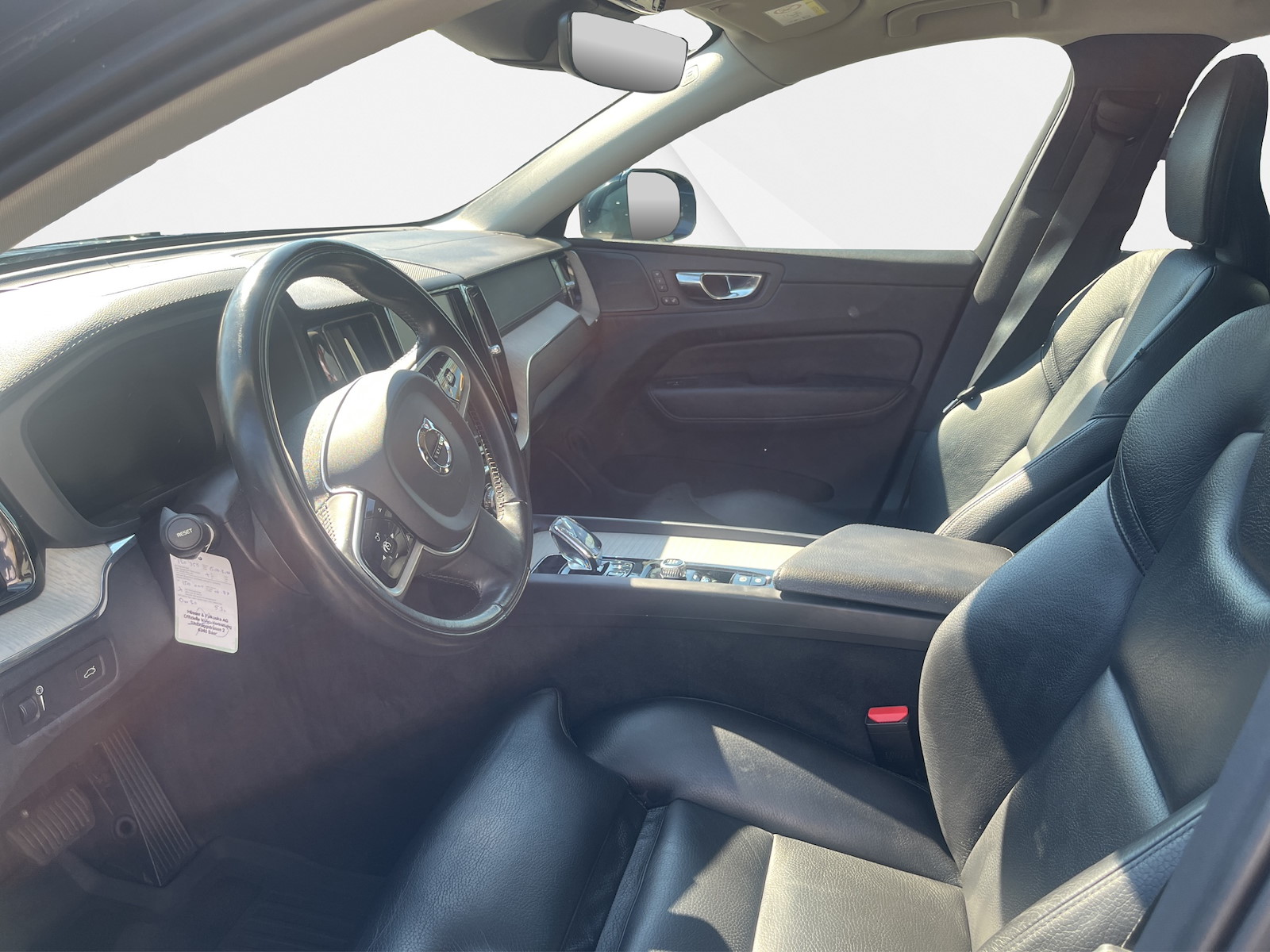 VOLVO XC60 2.0 B4 MH Inscription AWD-image-8