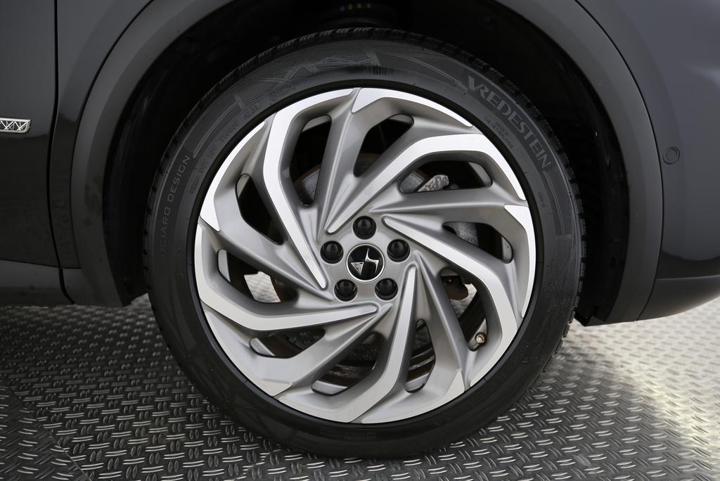 DS AUTOMOBILES 7 Crossback 1.6 E-Tense Louvre 4x4-image-11
