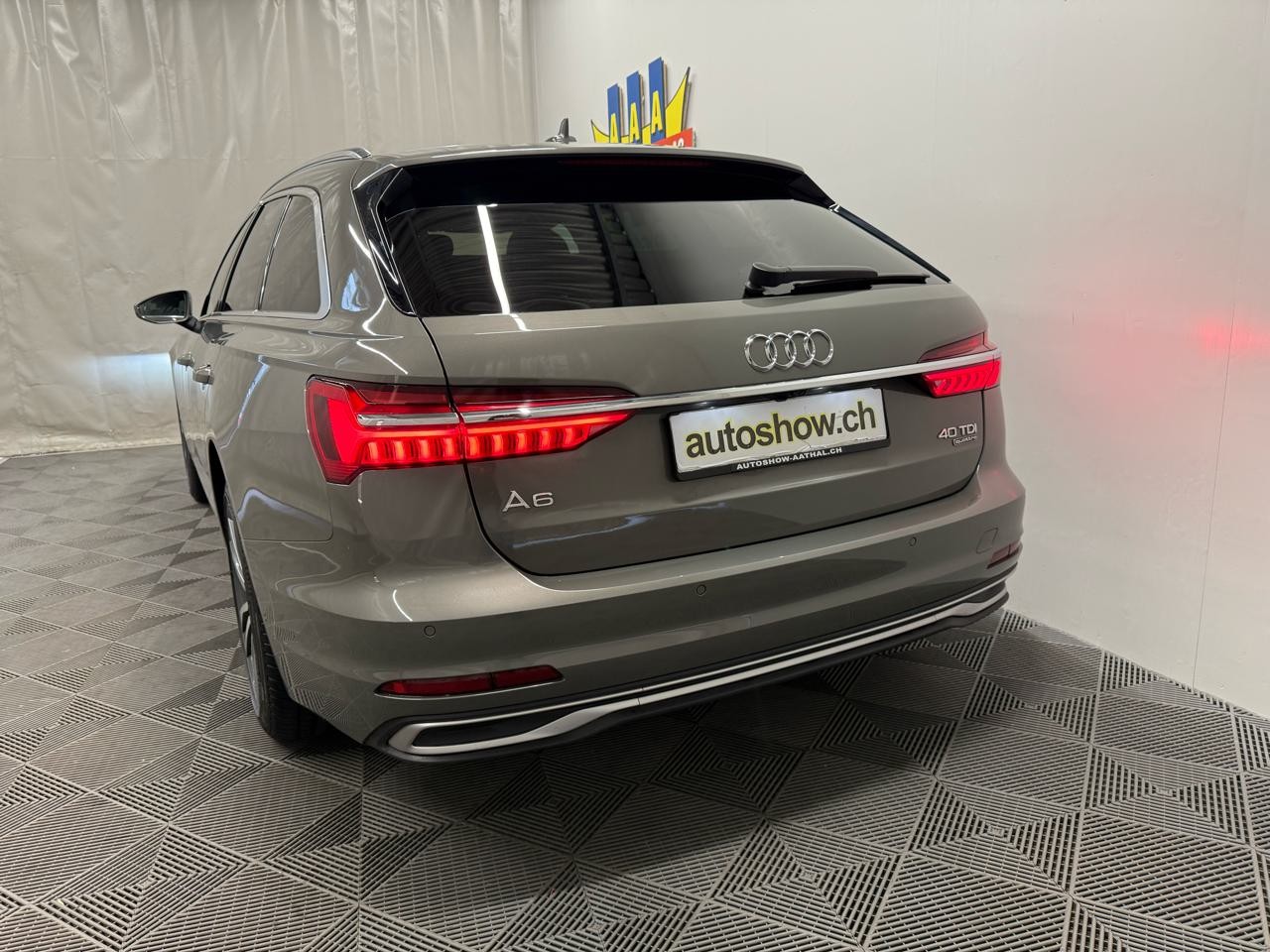 AUDI A6 Avant 40 TDI S line quattro S-tronic-image-11